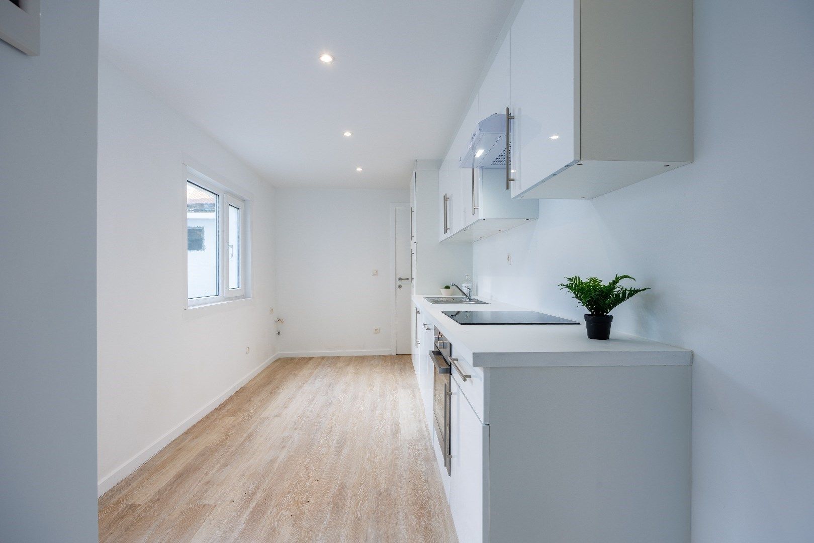 Ruim (vakantie)huis: 6 slpk - 2 badk - 2 garages foto 6