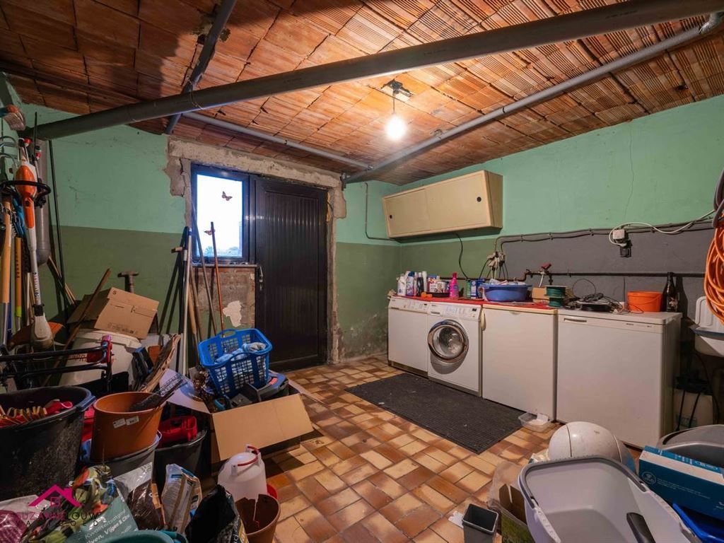 Goed onderhouden, op te frissen woning foto 37