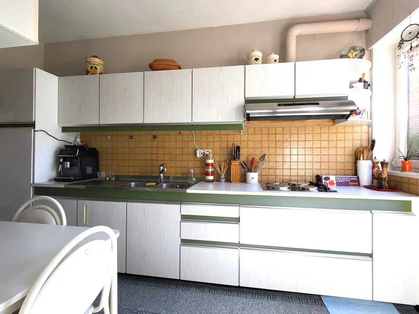 Deze ruime halfopen bebouwing met een bewoonbare oppervlakte van 134 m² is rustig gelegen aan de stadsrand. foto 15