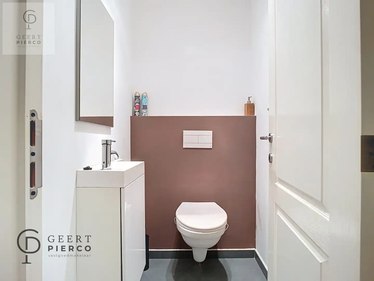 Gerenoveerde woning met leuke tuin. foto 14