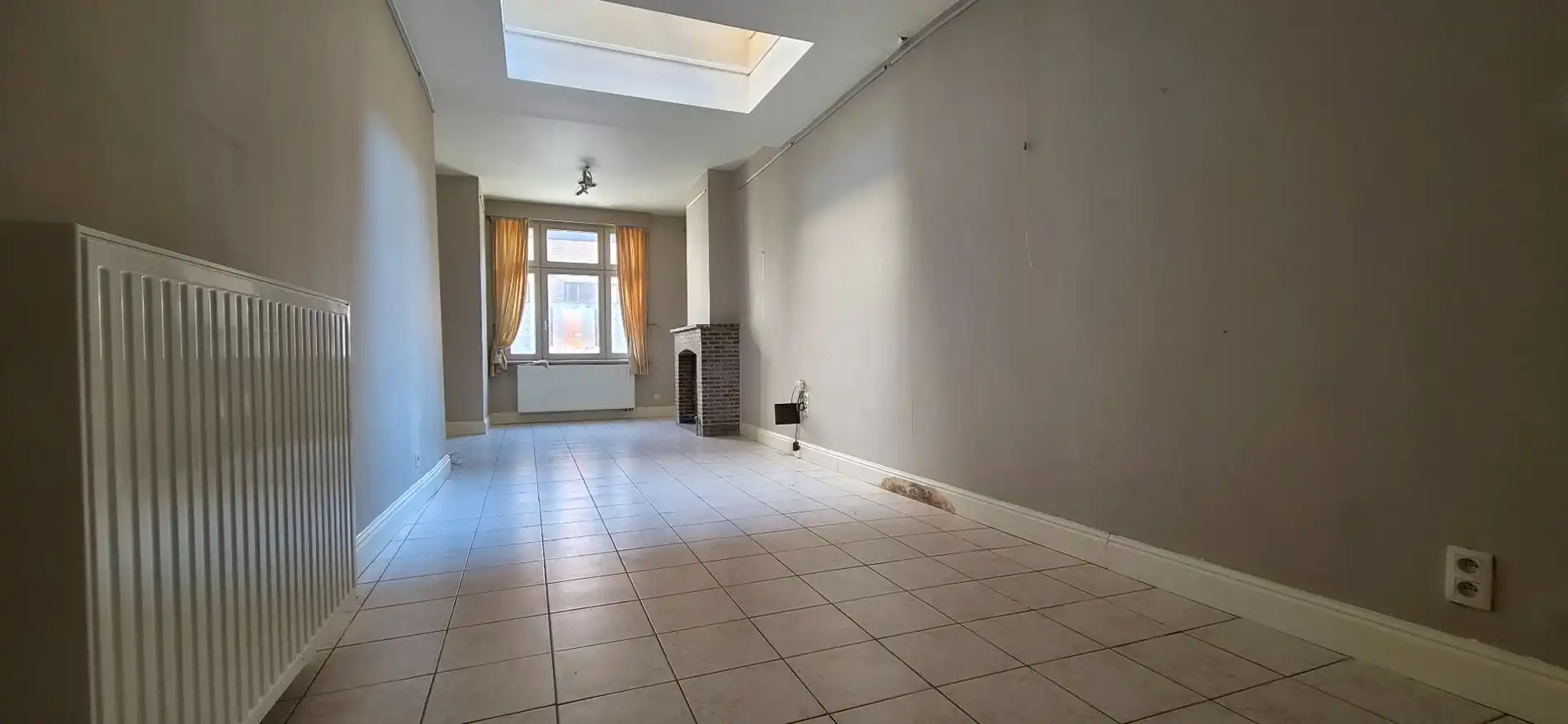Ruime woning met karaktervolle gevel foto 3