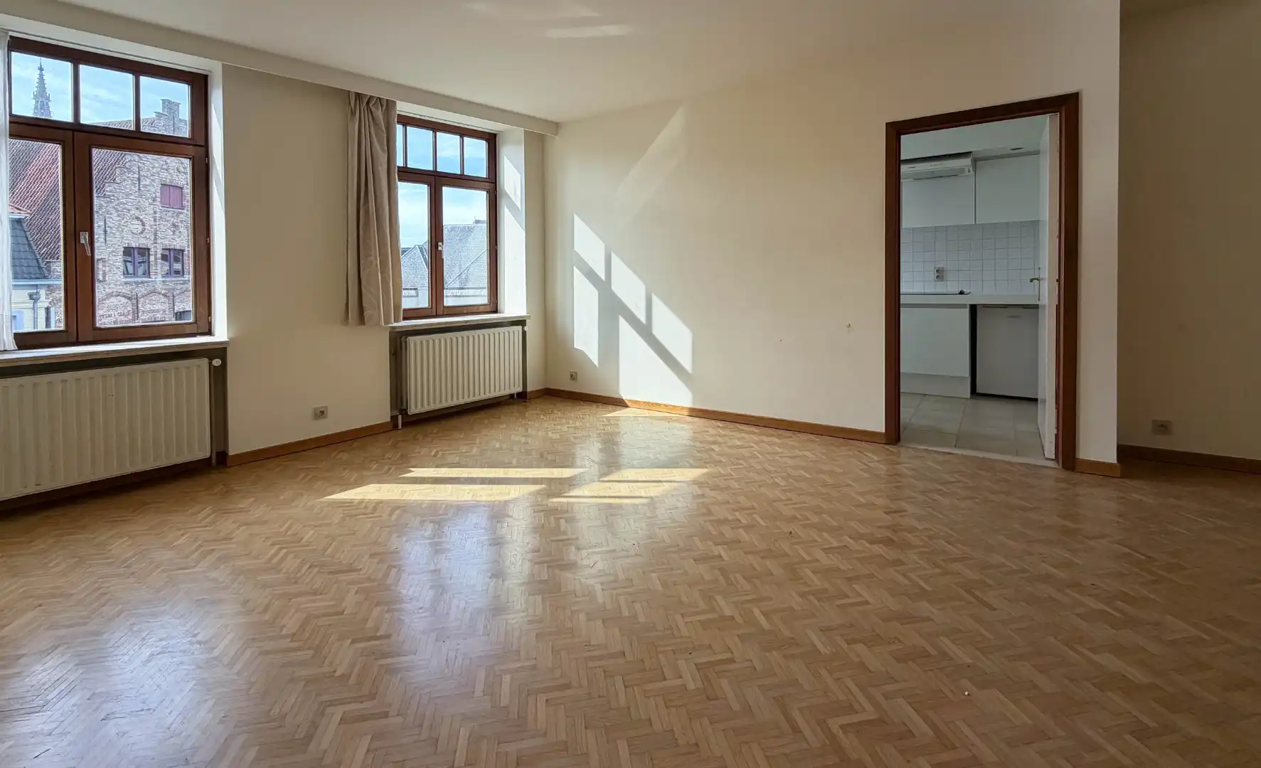 centraal gelegen appartement met prachtig zicht op de Halletoren foto 6