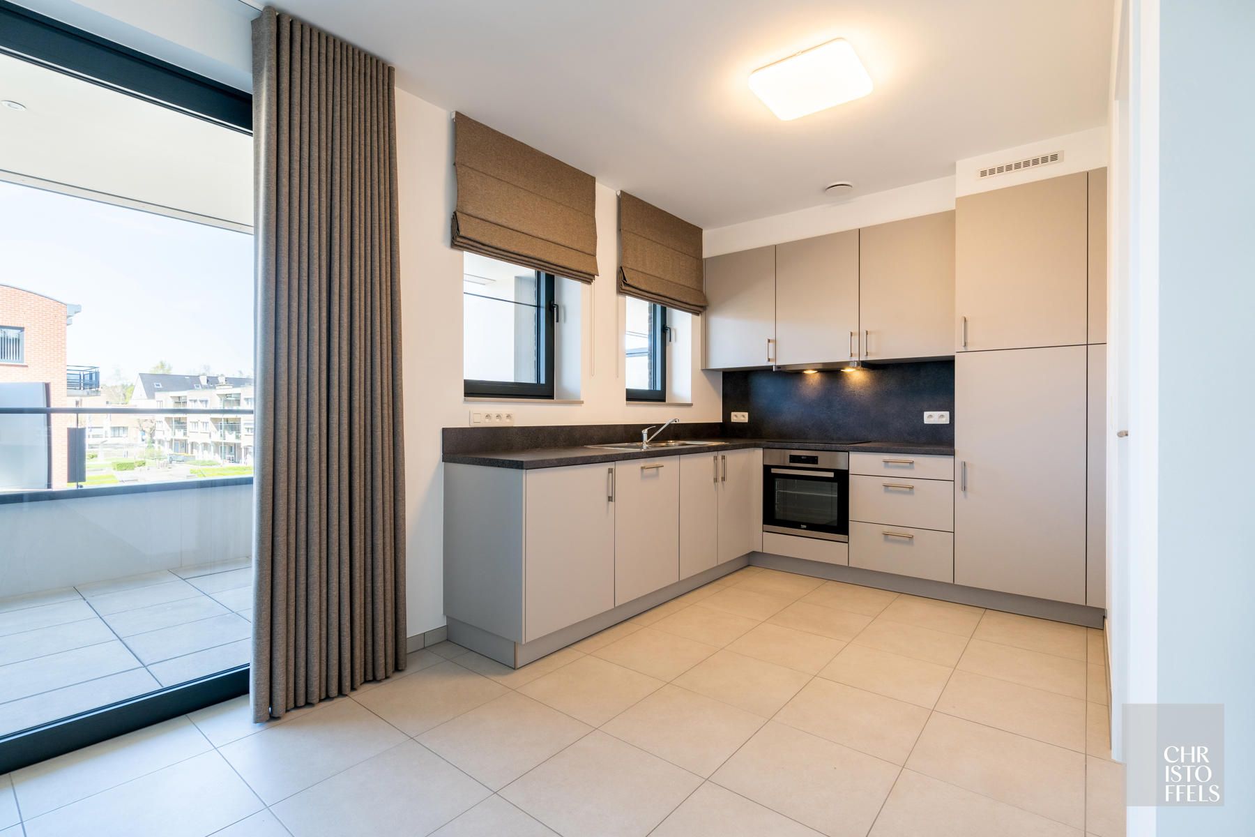 TE HUUR - Modern 1-slaapkamerappartement in het centrum van Zutendaal! foto 3