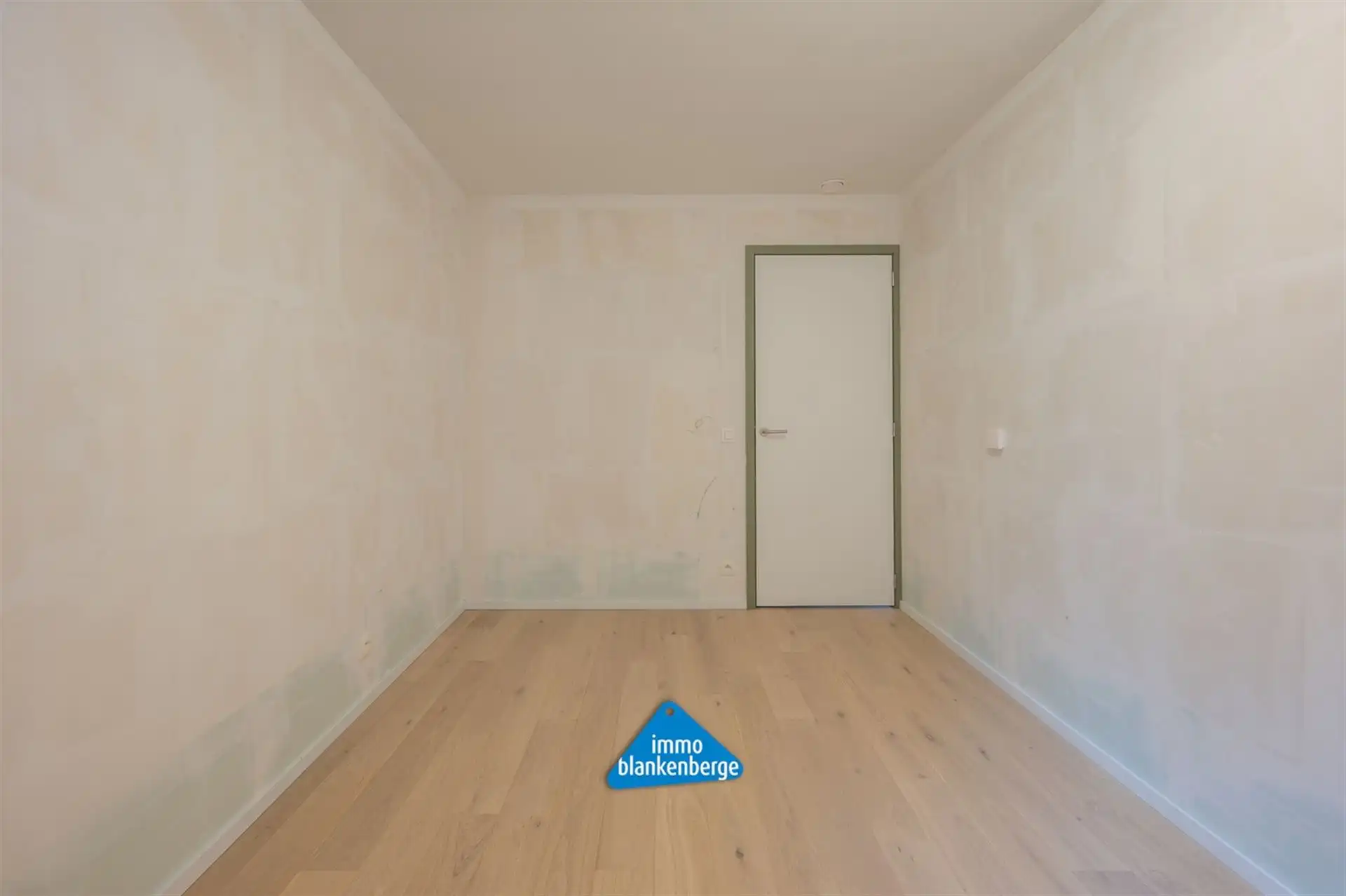 Appartement te koop op topligging aan de Zeedijk met prachtig zicht op de Pier van Blankenberge foto 12