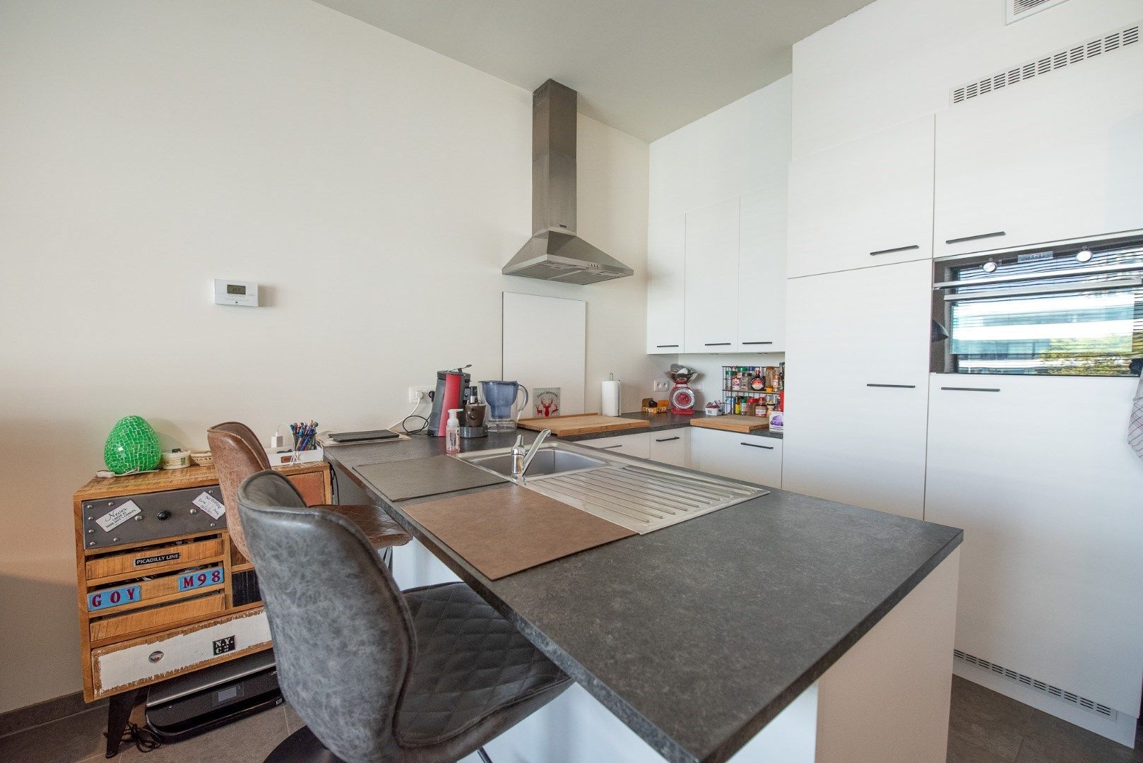Residentie VOLTE, appartement TE HUUR op de 1ste verdieping in centrum Waregem! foto 3