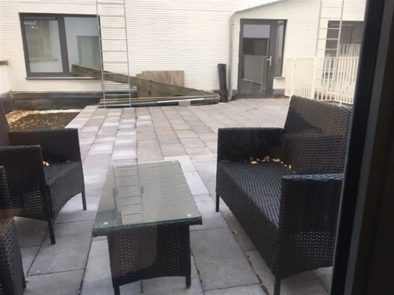 Studio met terras in recent gebouw. foto 6