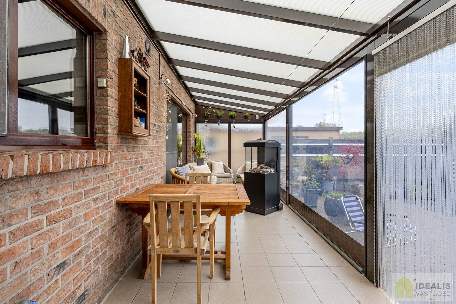 RUIME EN PERFECT ONDERHOUDEN WONING MET 4 SLAAPKAMERS OP KNAP PERCEEL VAN MAAR LIEFST 14A61CA foto 16