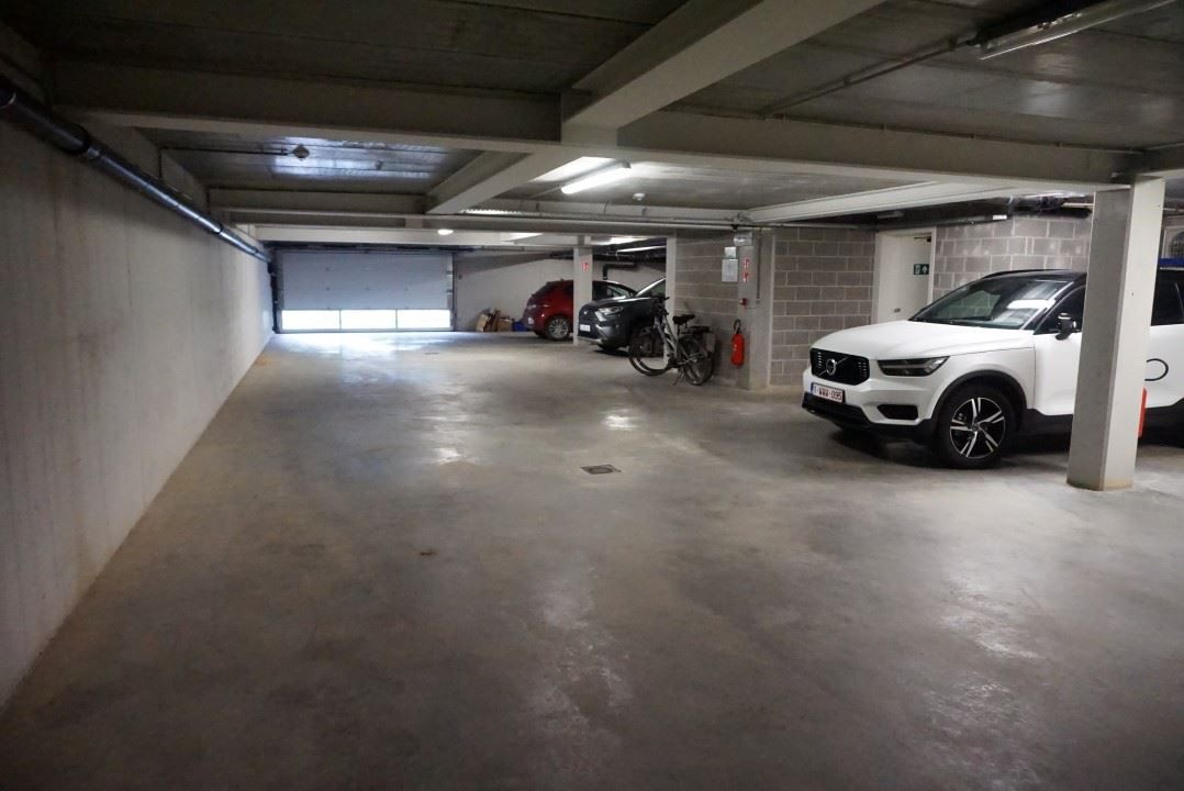 Uitzonderlijk villa-appartement met 3 kamers en 2 staanplaatsen foto 25