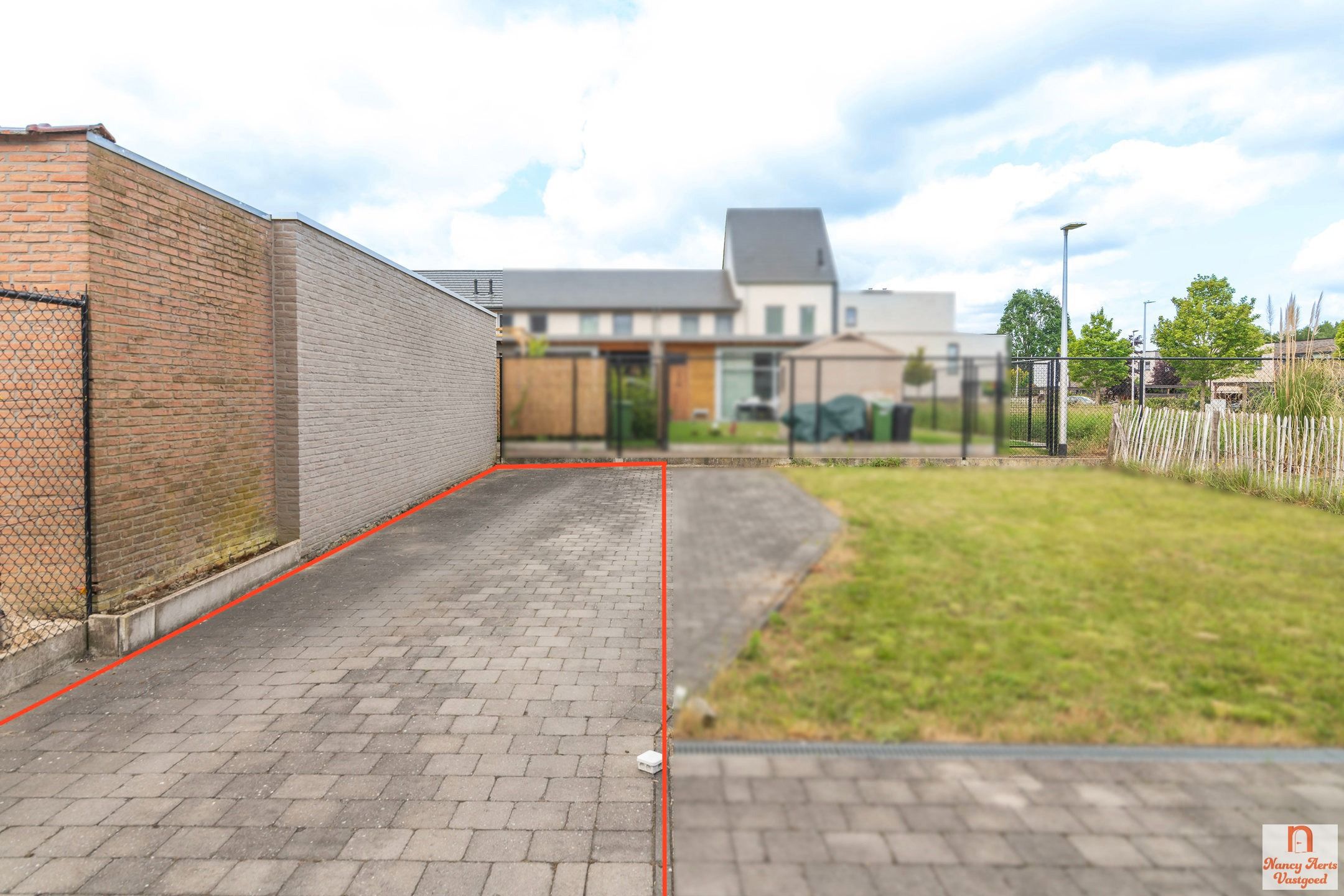 Licht en ruim duplexappartement met parking in Hasselt  foto 5