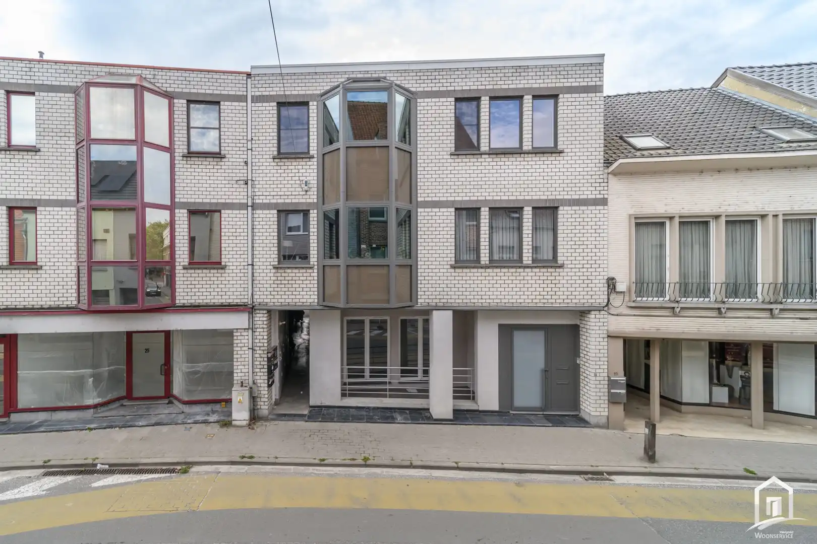 Instapklaar gelijkvloersappartement met zonnig terras en autostaanplaats foto 16