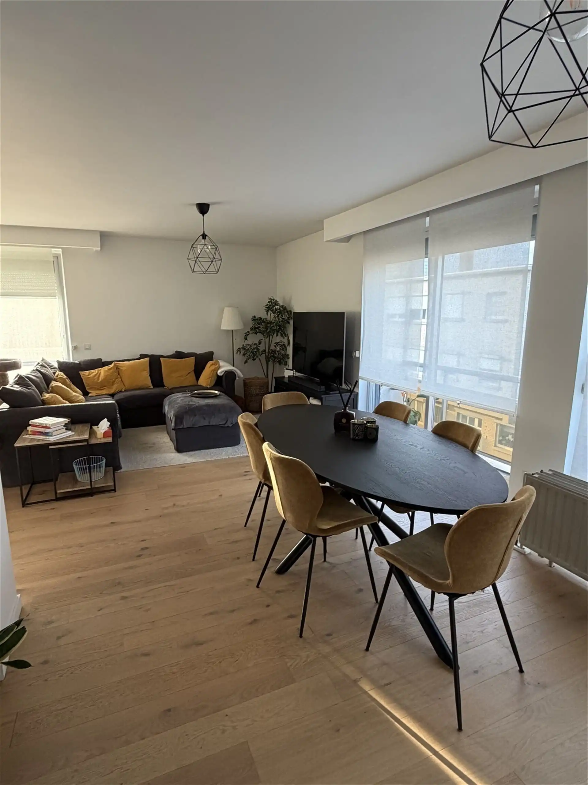 instapklaar appartement met garage! foto {{pictureIndex}}