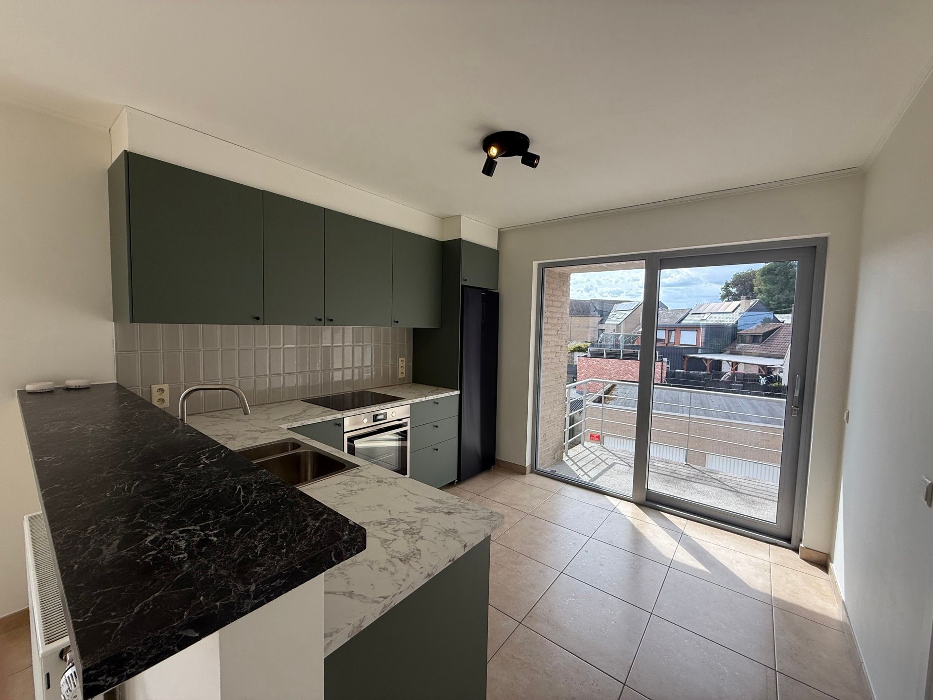 HAALTERT - Ruim appartement mét garage vlakbij de dorpskern. foto 4