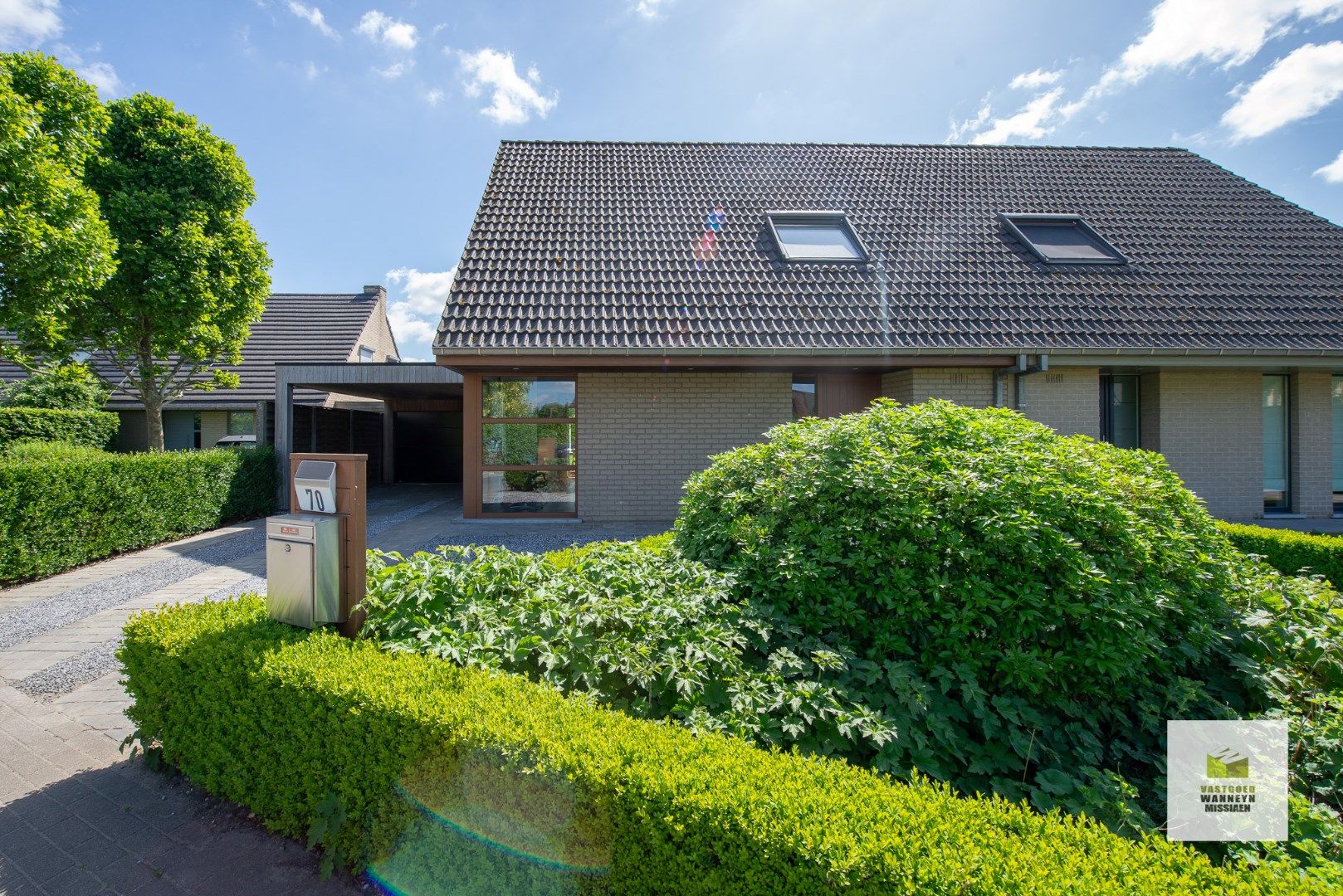 Recente instapklare woning met 3 slpk op perceel van 687m2 in centrum Sint-Jan (Wingene) foto 3