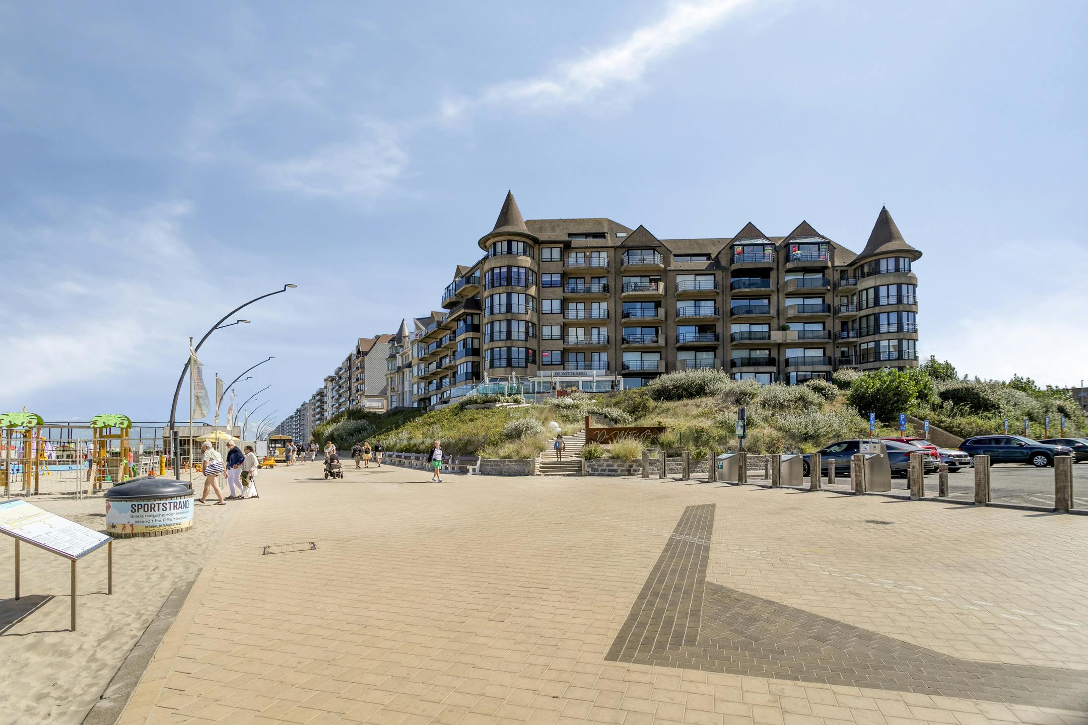 Appartement (103m²) met 3 slaapkamers en zeezicht in De Panne foto 13