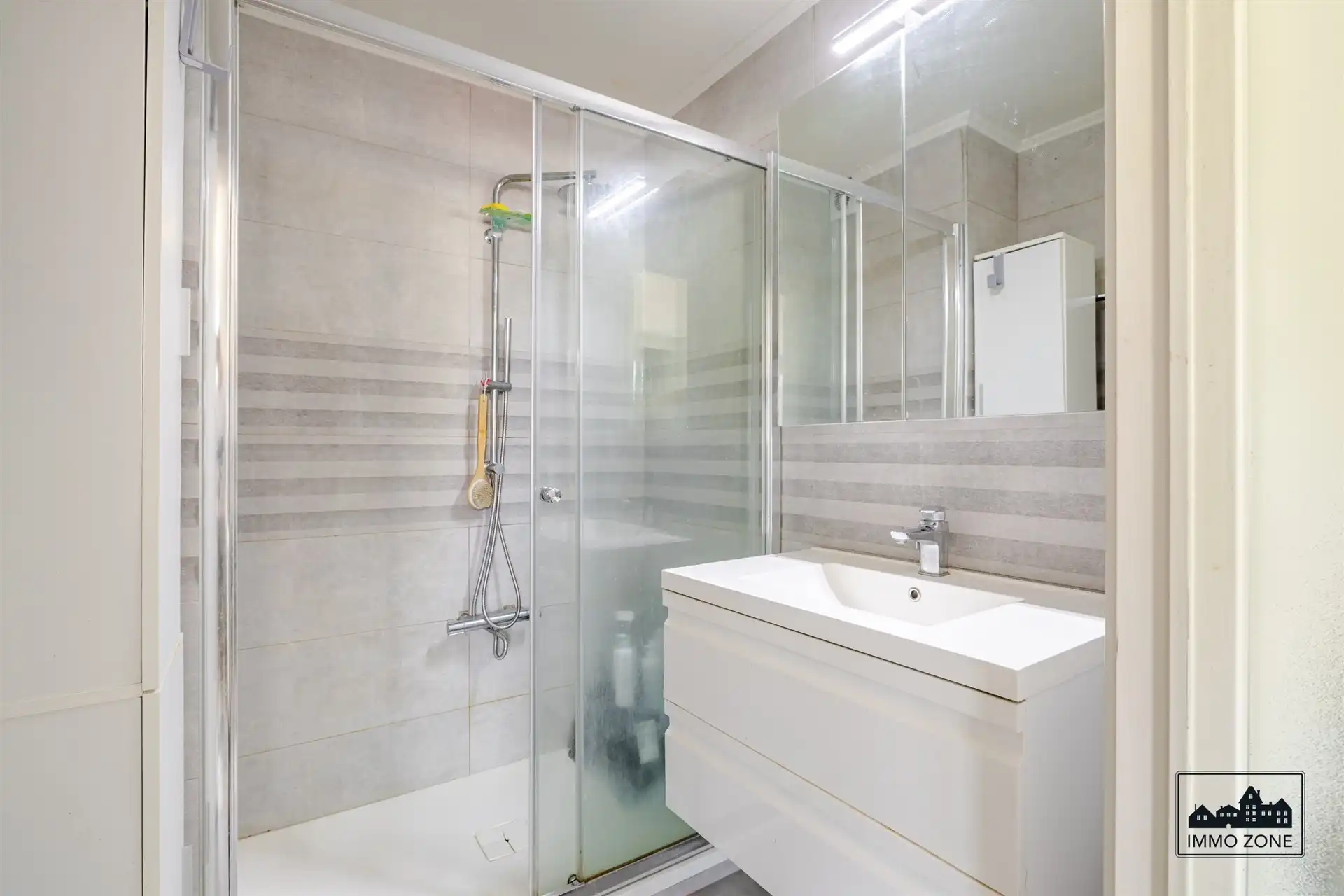 Gunstig gelegen appartement met 2 slaapkamers en garage foto 12