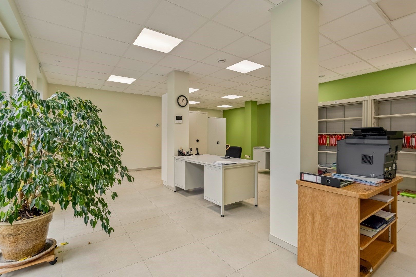 Flexibel commercieel pand (121m²) met centrumligging!  foto {{pictureIndex}}