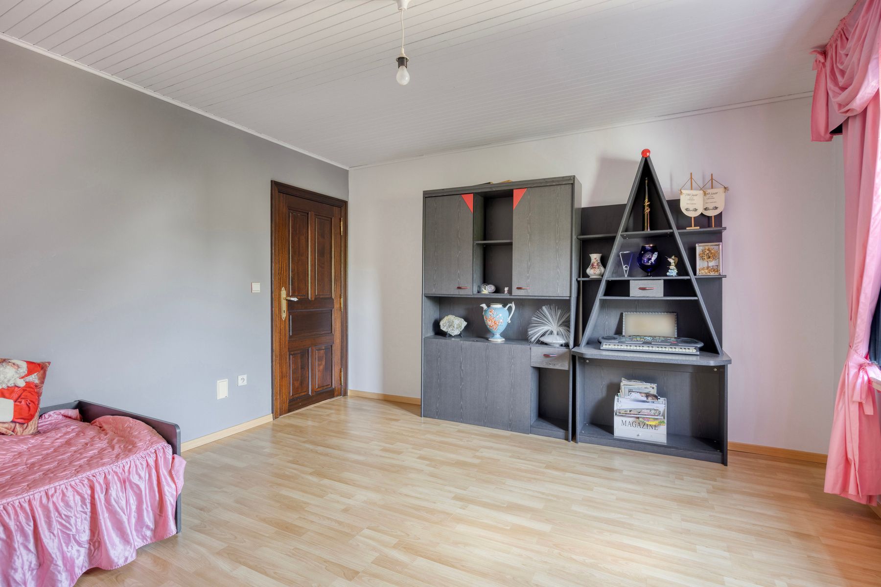 Karaktervolle villa met veel mogelijkheden in Lommel! foto 30