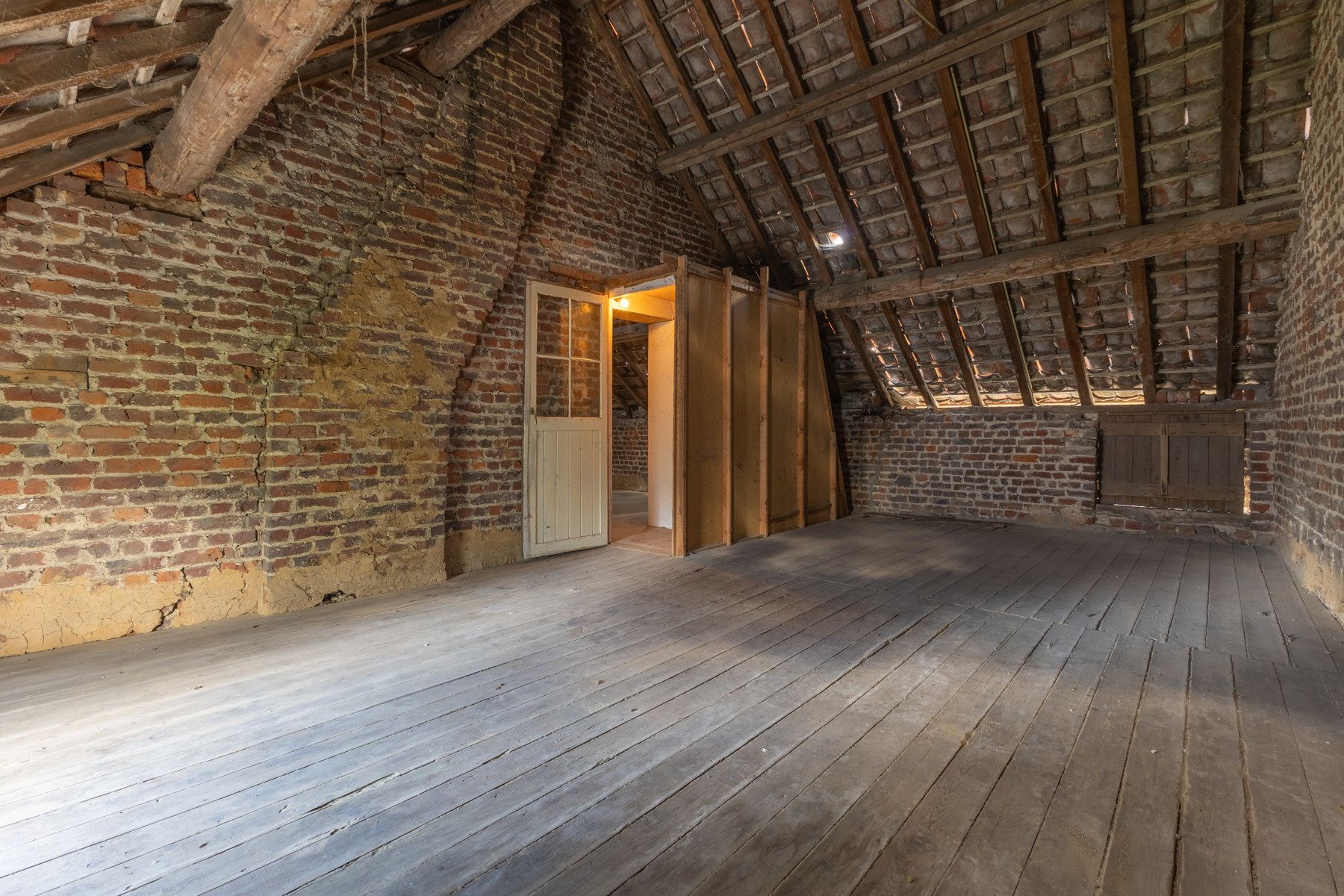 Te renoveren landelijke woning in Elingen foto 11