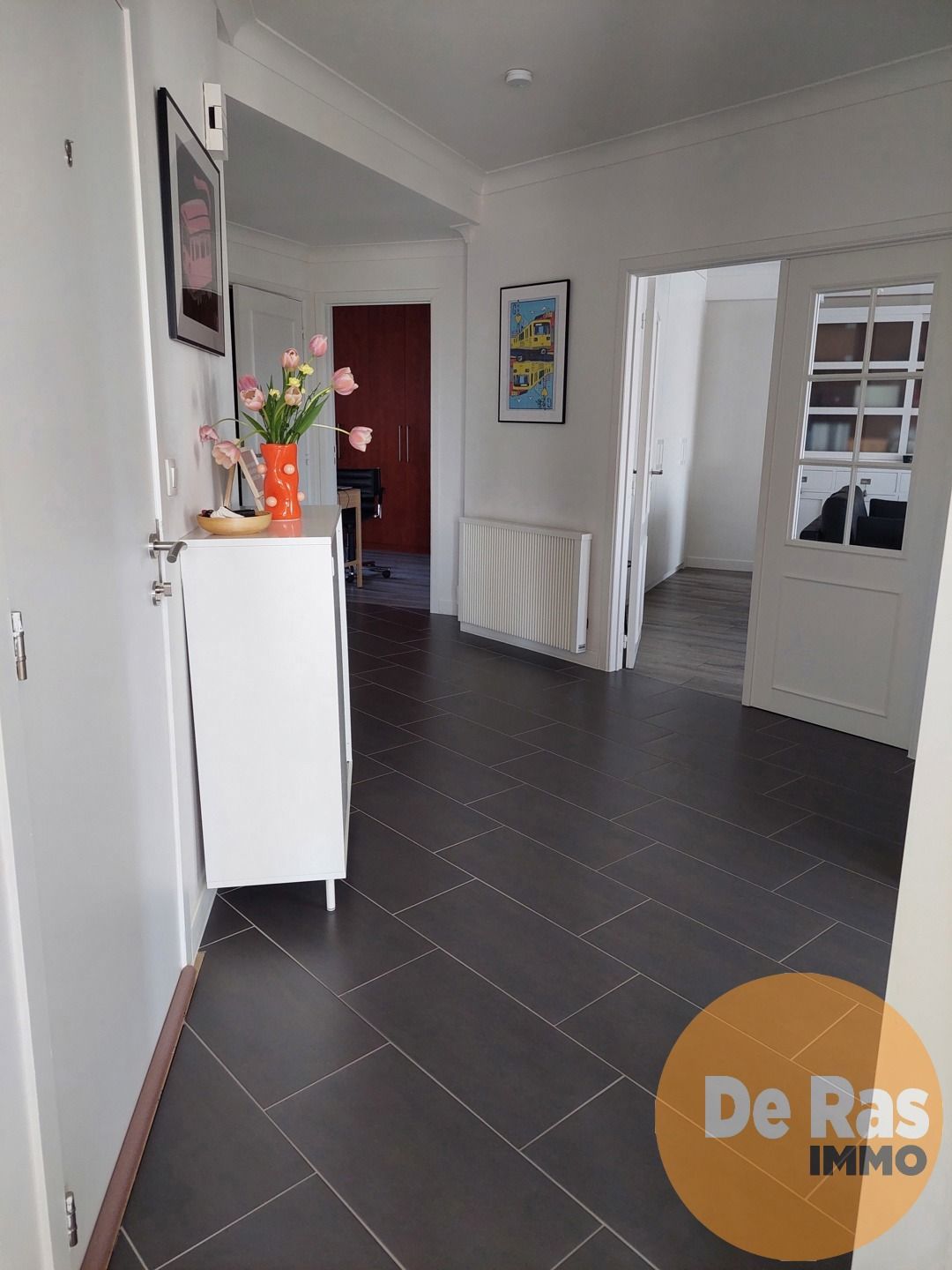 GENT - Instapklaar 4 slaapkamer appartement op 1ste verdiep foto 3
