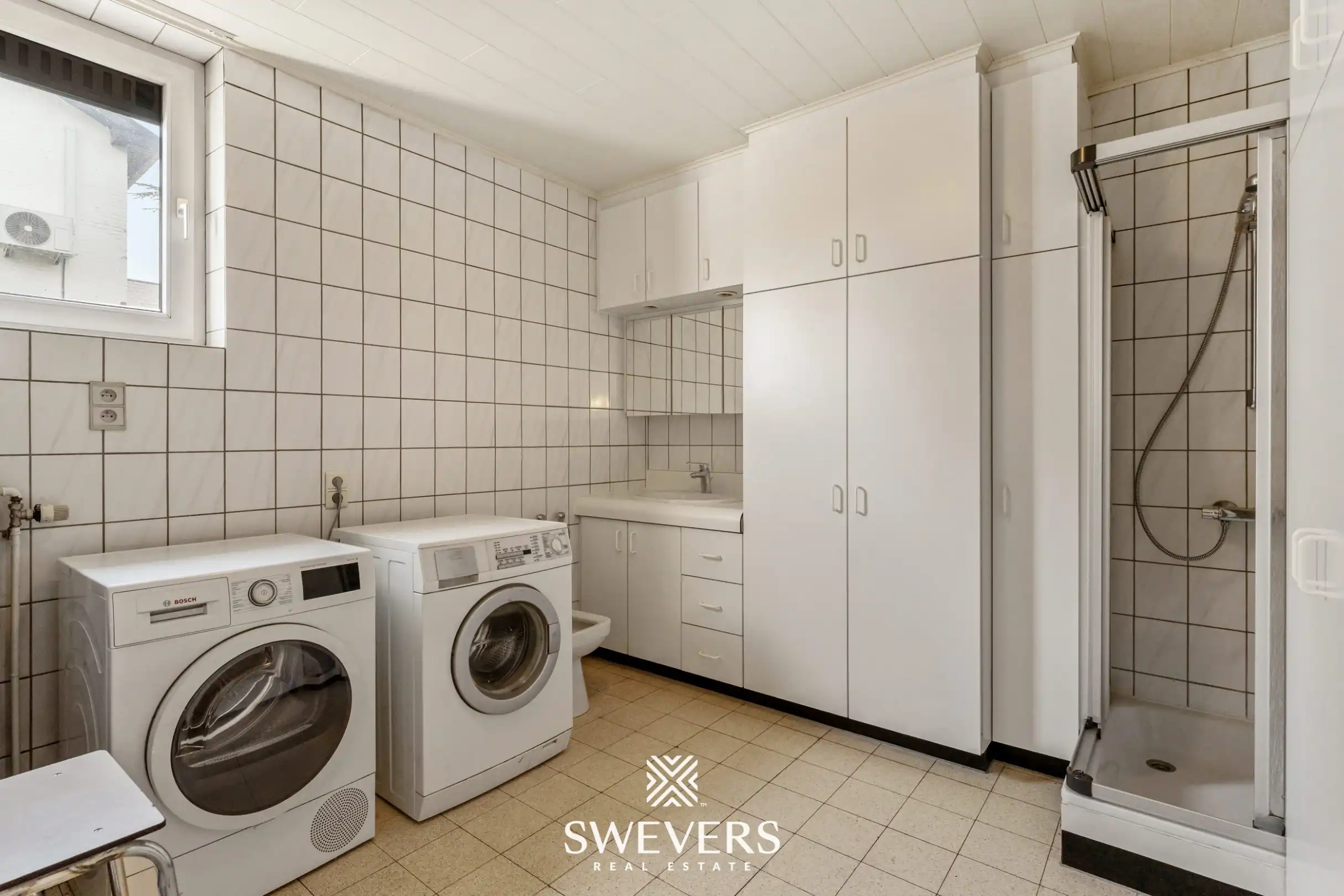 Knappe woning met orangerie, mogelijkheid tot 4 slpk en achterliggende bouwgrond foto 24