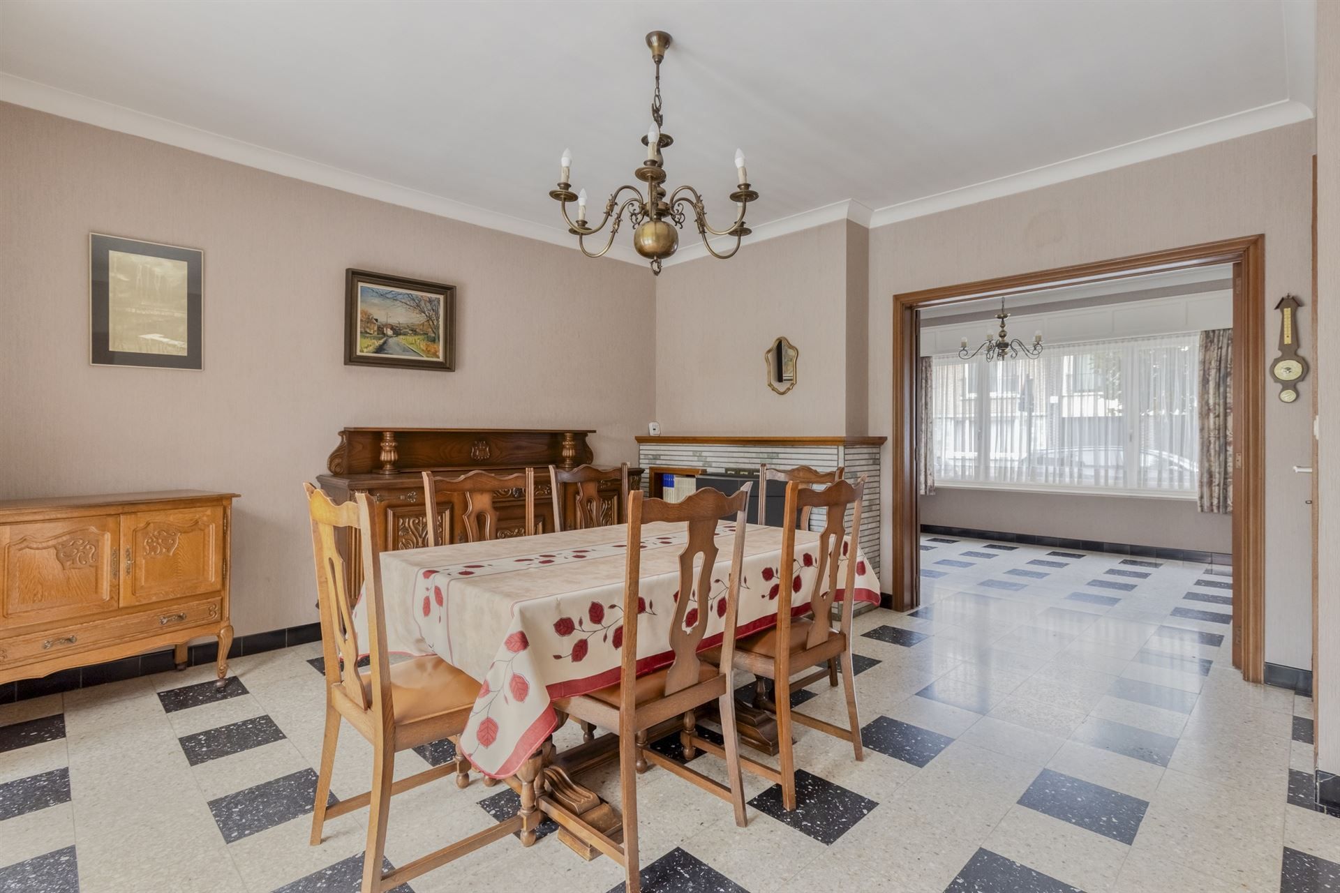 Zeer gunstig gelegen burgerwoning met o.m. 3 slpks. foto 5