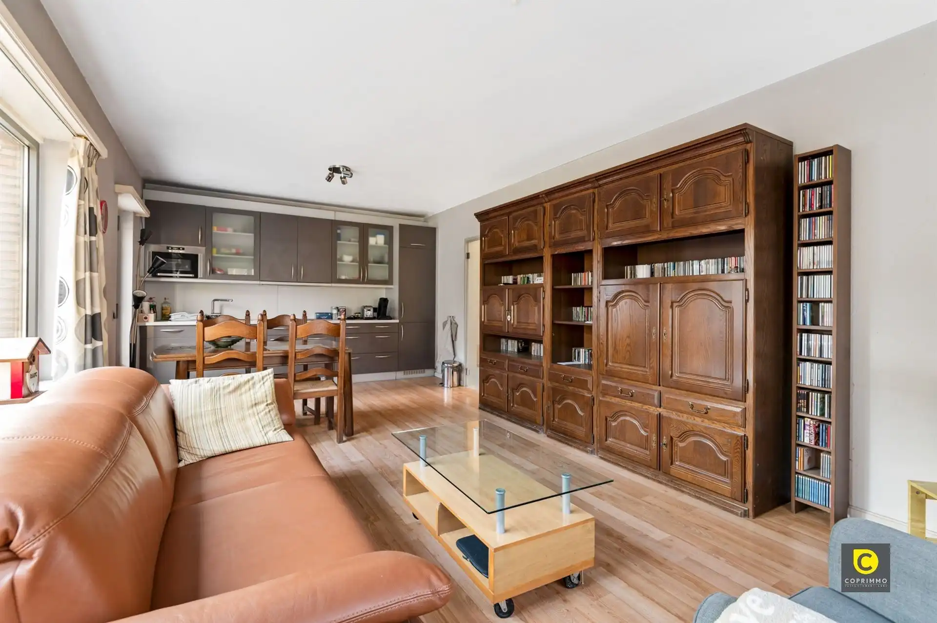 Verzorgd gebouw met 3 appartementen foto 3