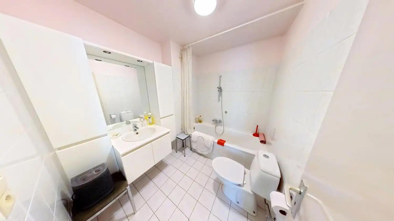 Ruime woning op toplocatie met grote tuin en inpandige garage! foto 11