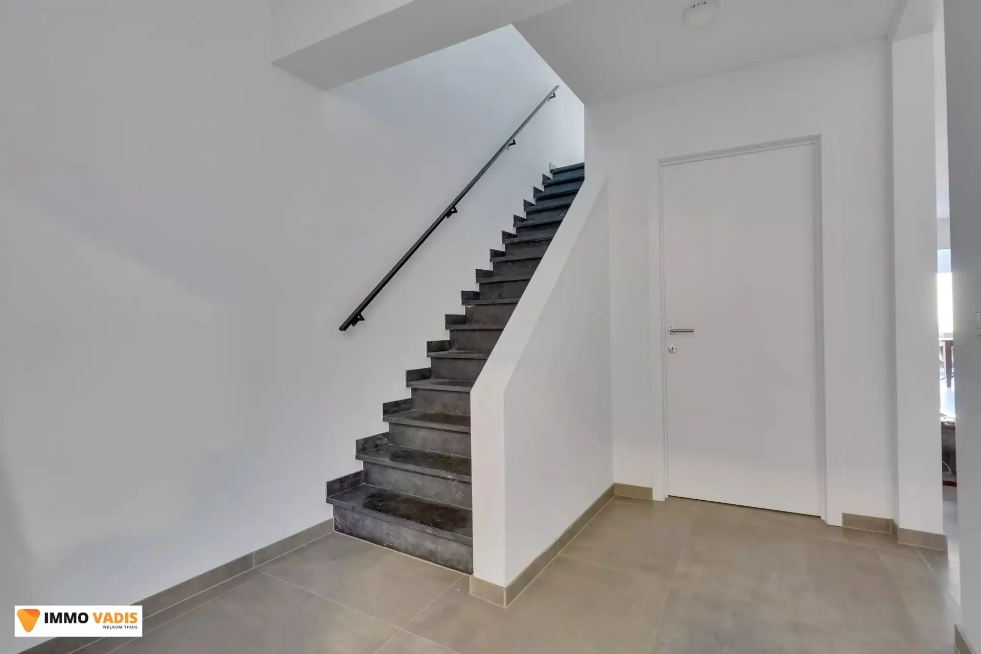 Handelspand met instapklare woning op toplocatie foto 13