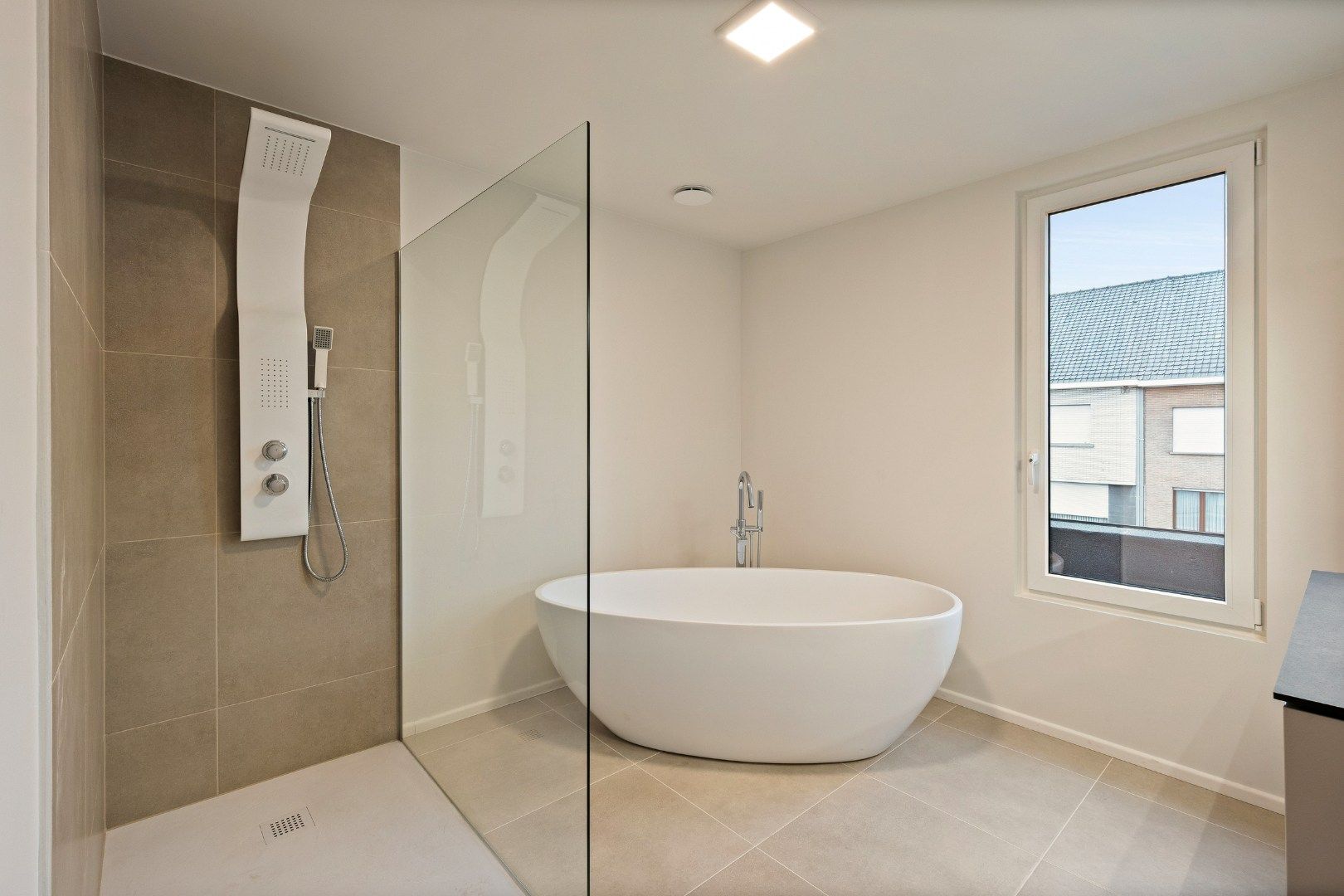 Nieuwbouwwoning met 3 slaapkamers en grote zolder, garage en tuin in Ooigem foto 9