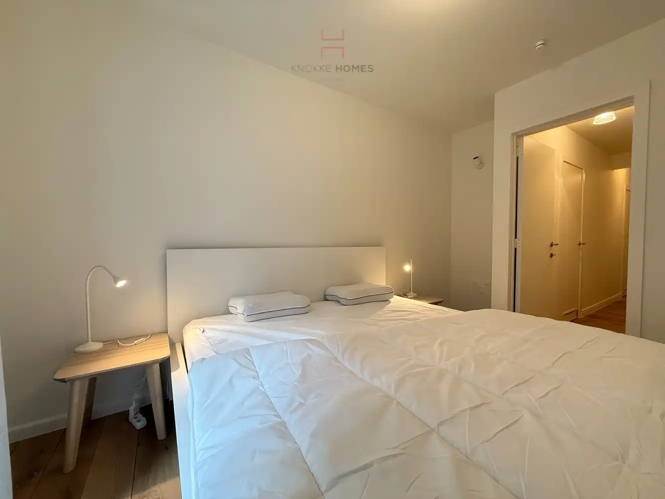 Gemeubeld twee-slaapkamerappartement met zonnig terras foto 15