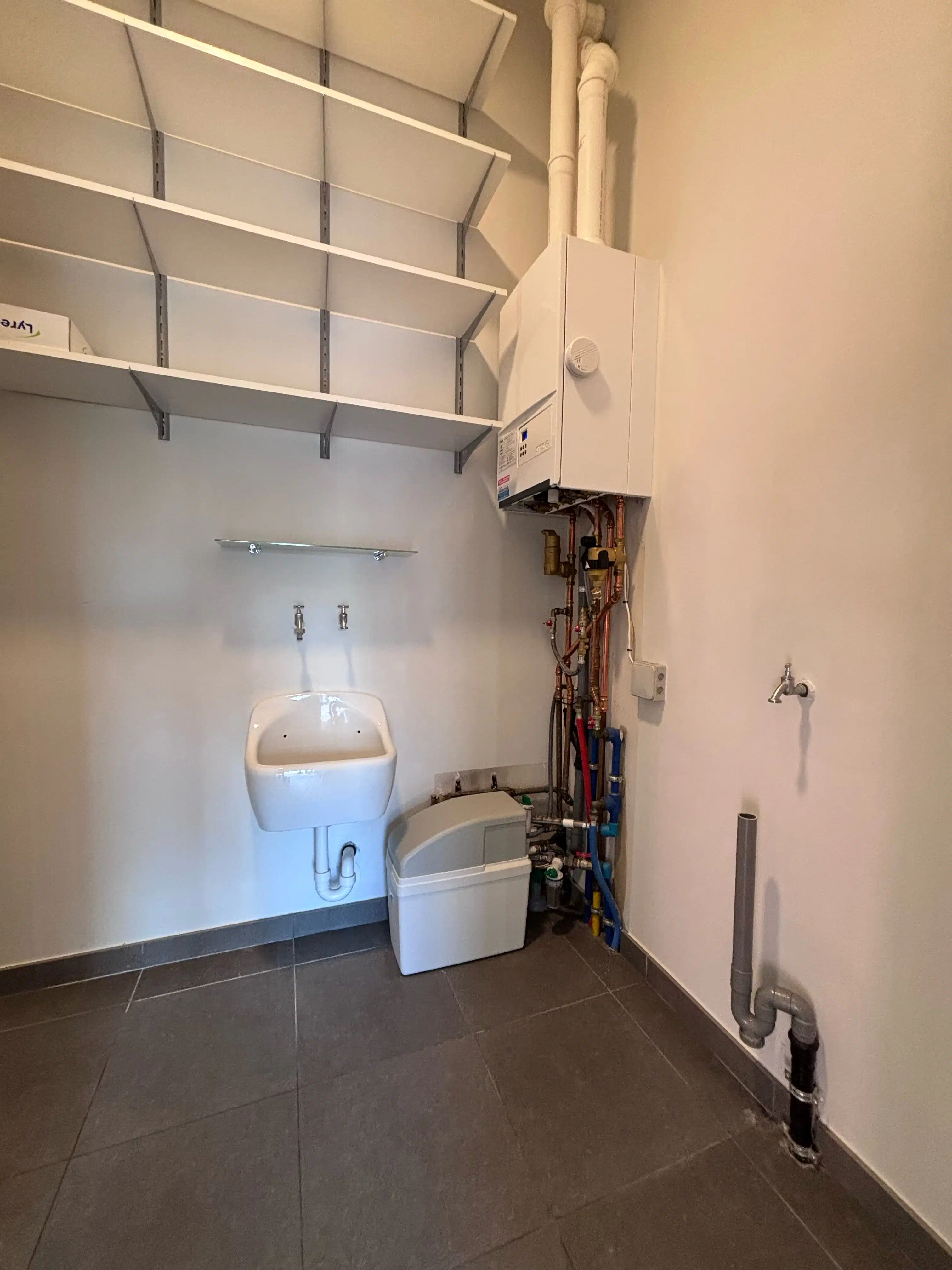 Schitterend appartement met ruim terras en privé garage foto 13