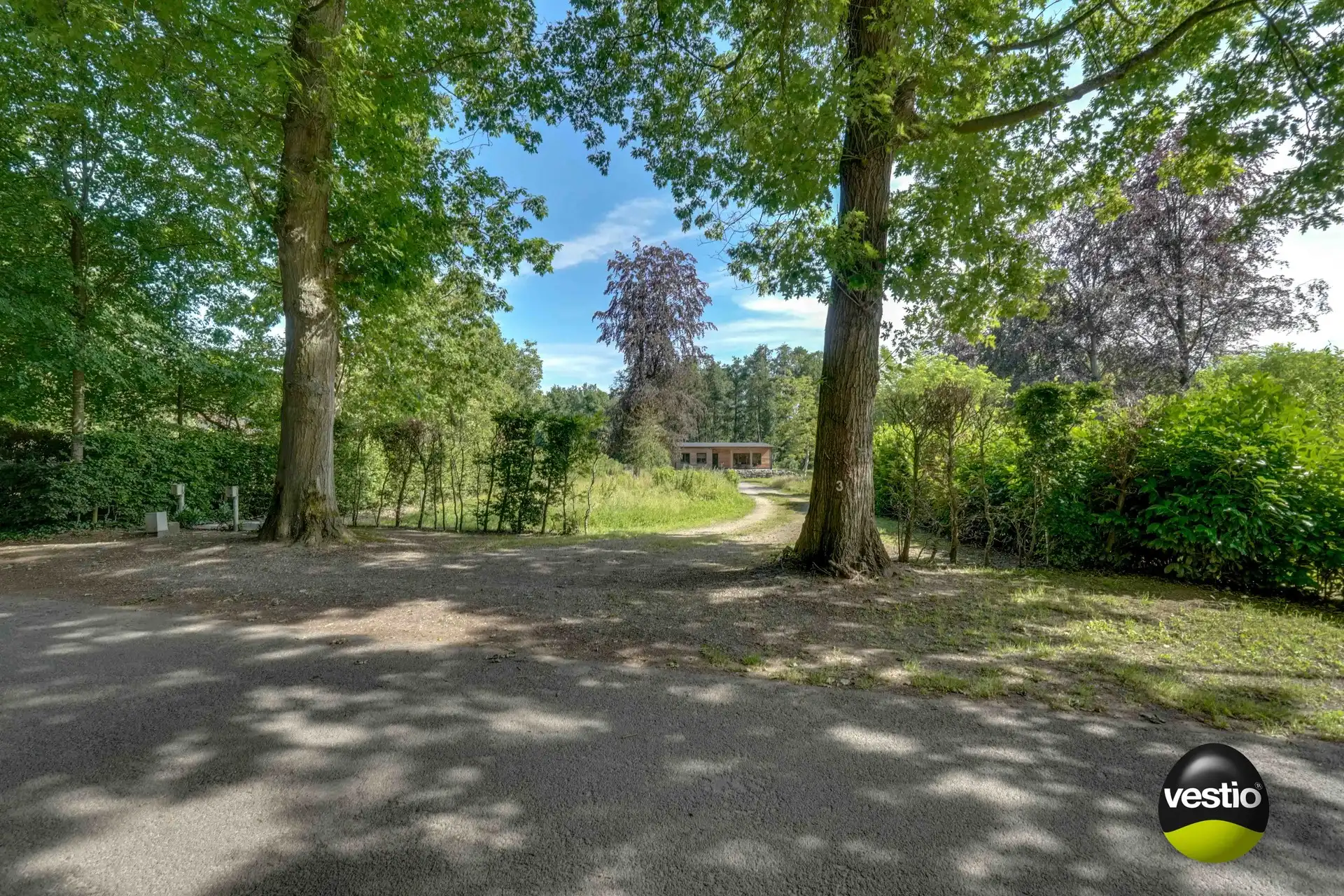 PRACHTIG GELEGEN VAKANTIEWONING OP 56 ARE foto {{pictureIndex}}