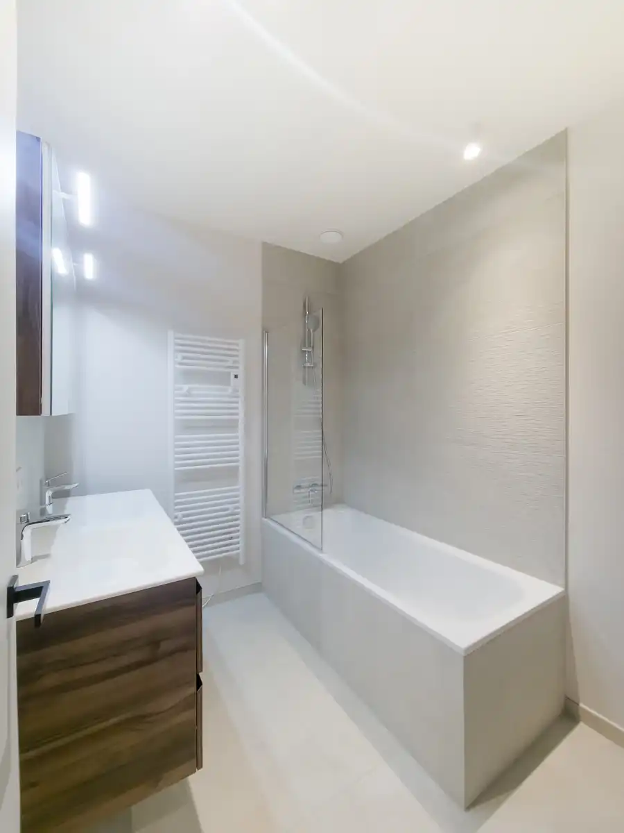 Ongemeubeld 3 slpk app. met mooi terrras foto 11