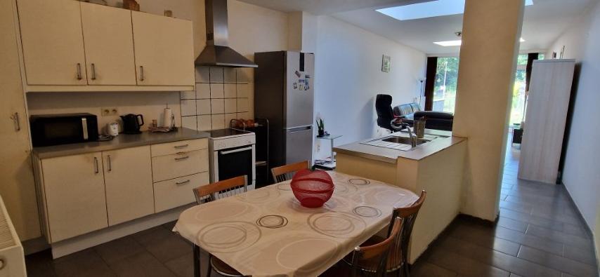 Gerenoveerde EENGEZINSWONING op 2 are 55 a met tuin( z) en parking foto 4