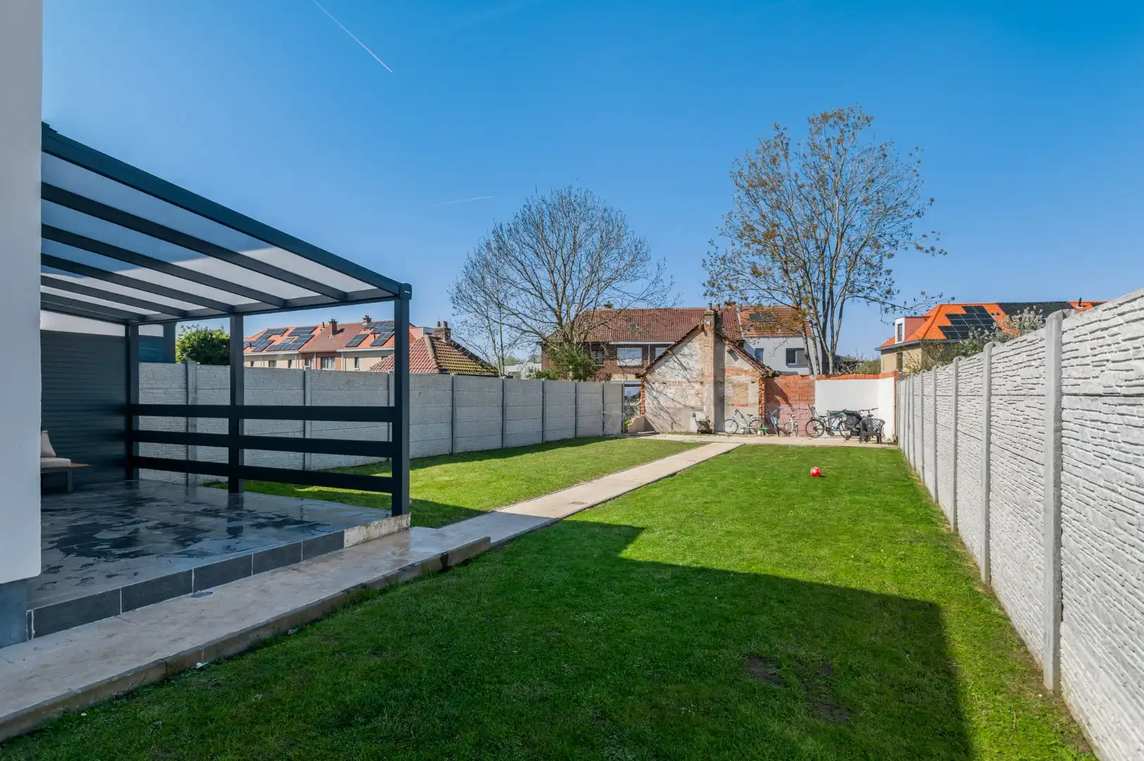 Gerenoveerde woning met tuin, carport en rustige ligging in Willebroek! foto 10