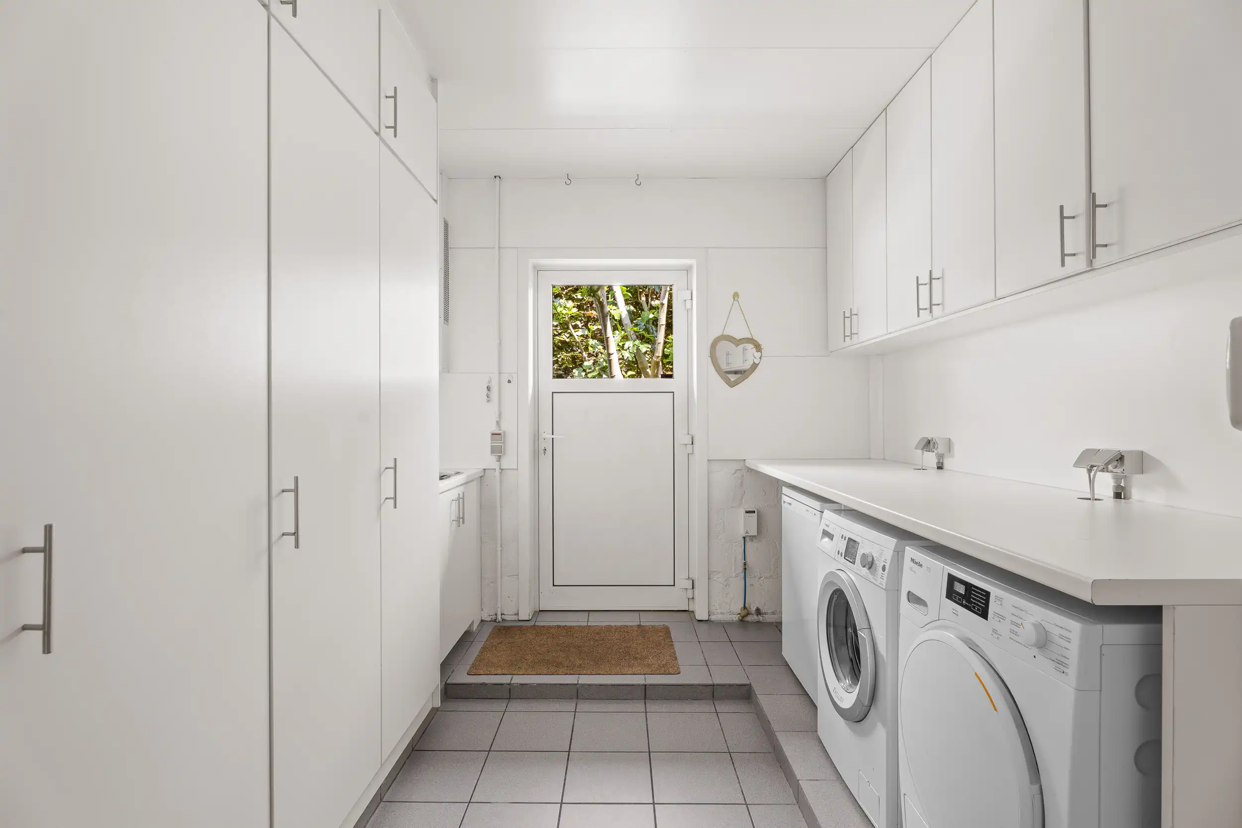 Prachtige villa met zwembad, 5 slpk en bureau te Wetteren foto 11