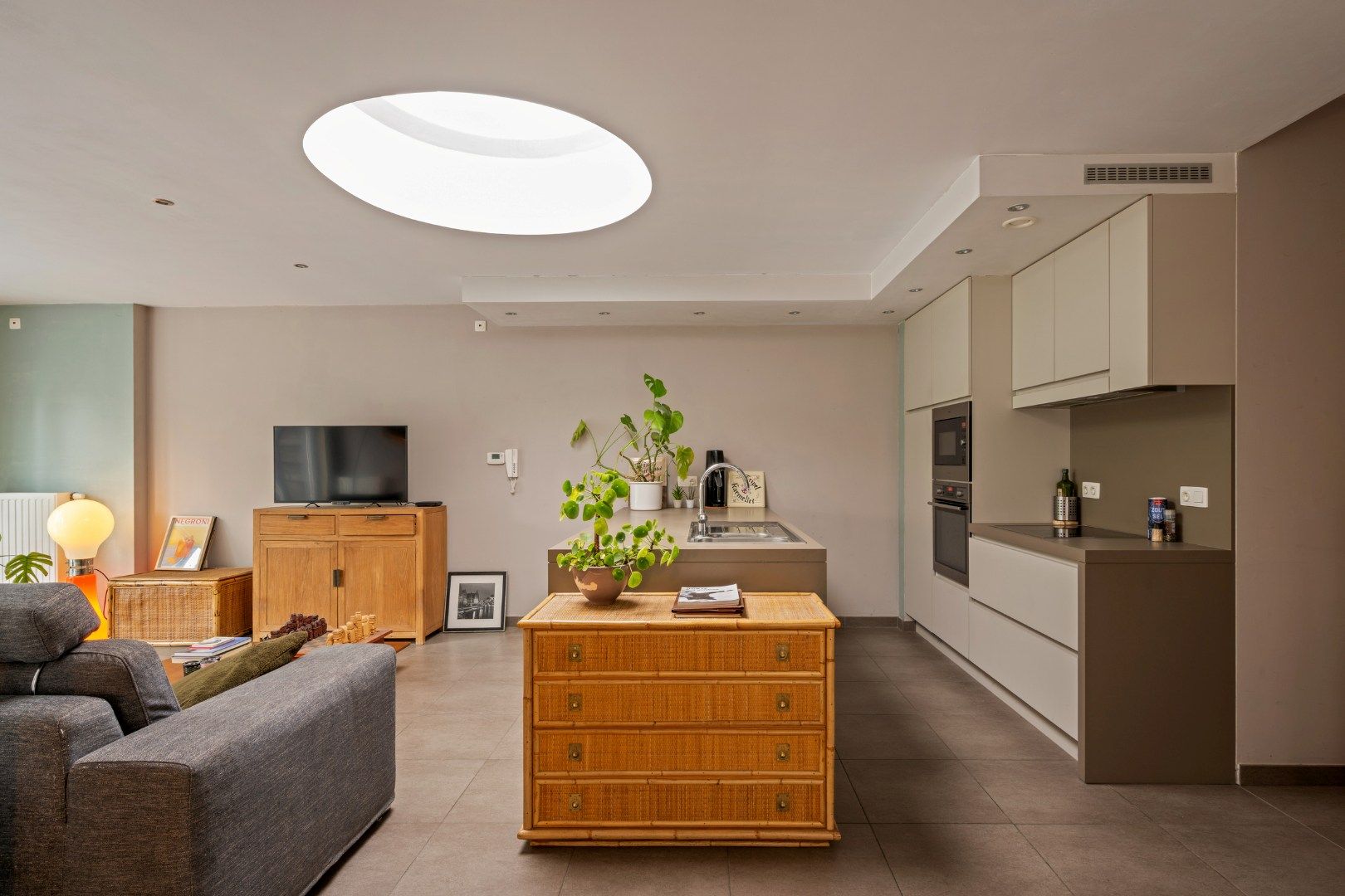 Licht op te frissen appartementsgebouw met 3 appartementen en 3 garageboxen op TOP-ligging te St-Amandsberg foto 8