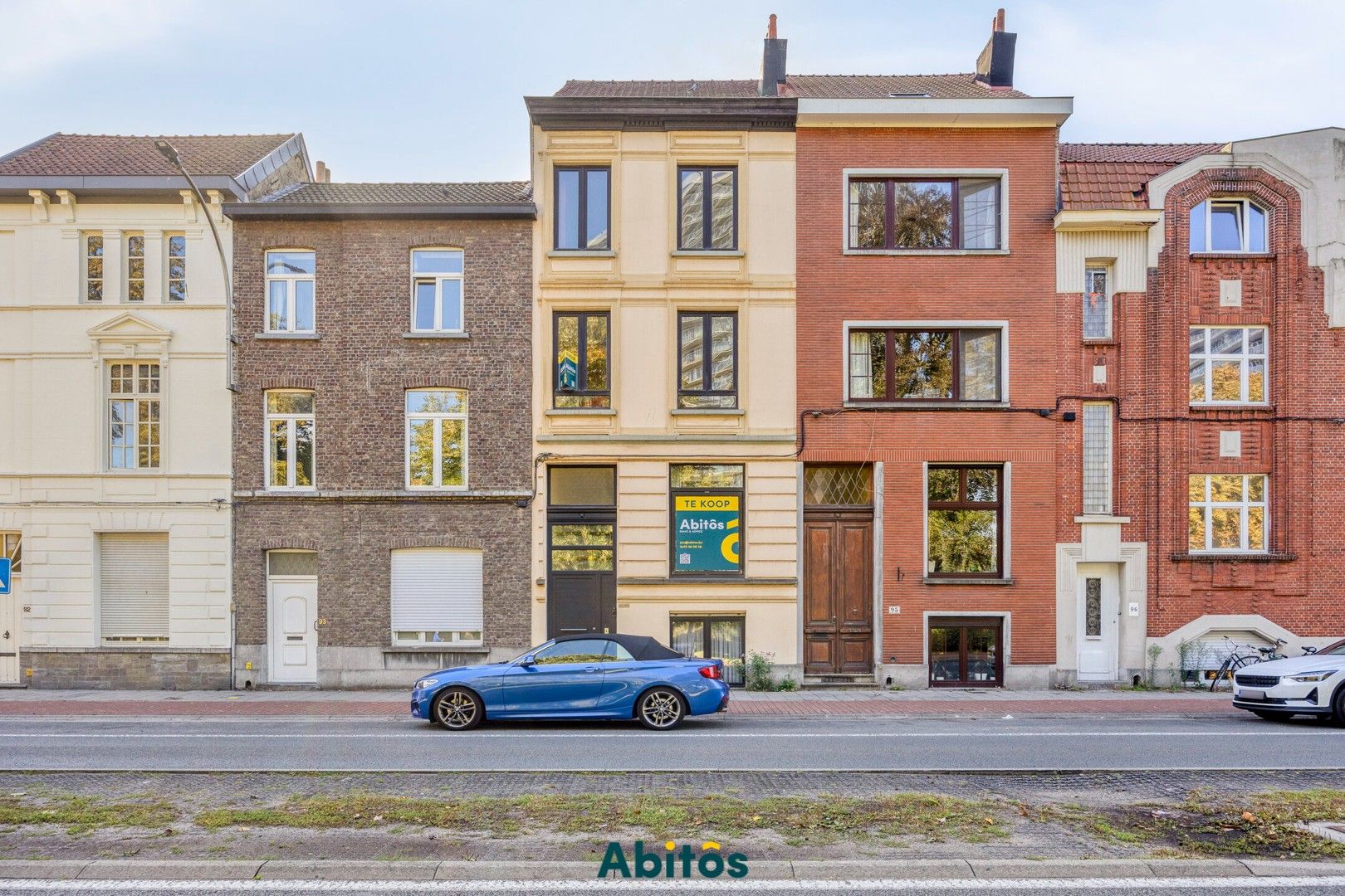 Hoofdfoto van de publicatie: Statige herenwoning met tuin nabij centrum Gent