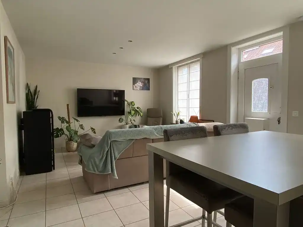 Charmante woning met 850 m² grond en verrassend veel buitenruimte foto 3