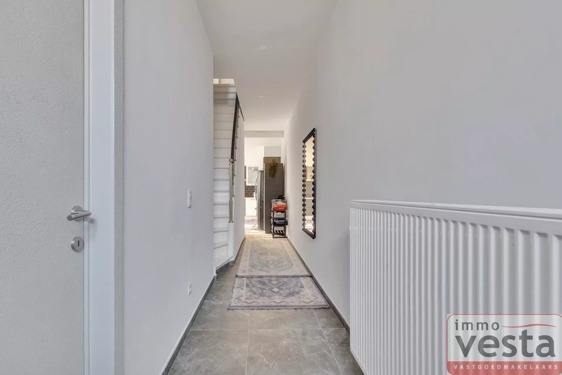 Ruime rijwoning nabij centrum Sint-Truiden foto 2
