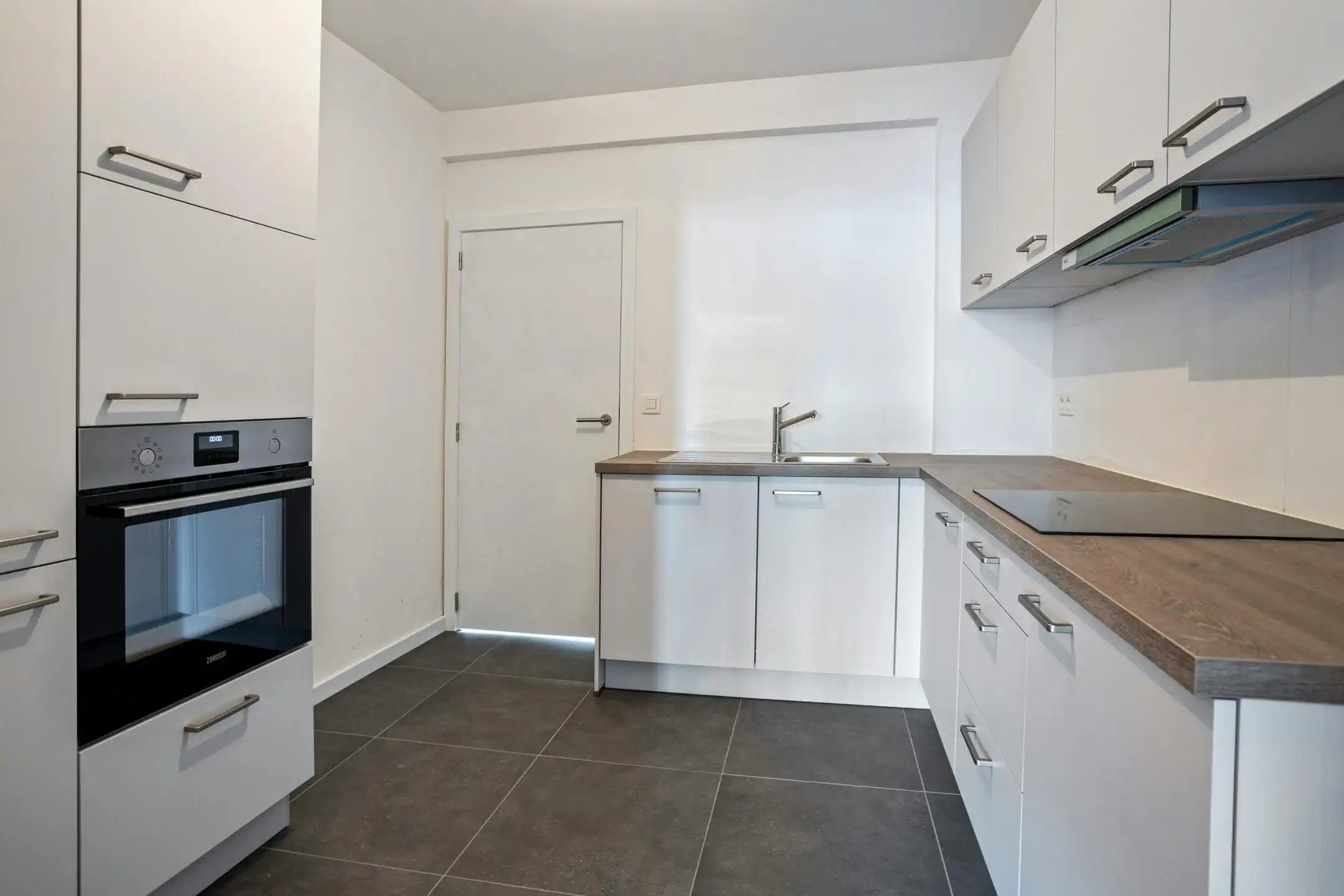 Gerenoveerd appartement met 2 slaapkamers in Boom foto 4