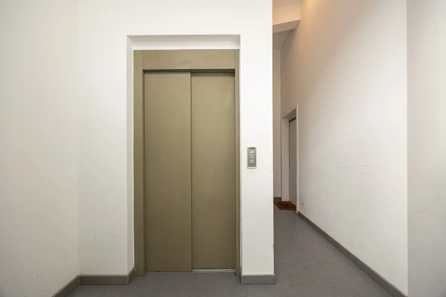 Instapklaar 1-slaapkamer appartement tussen Eilandje en centrum mét terras foto 20