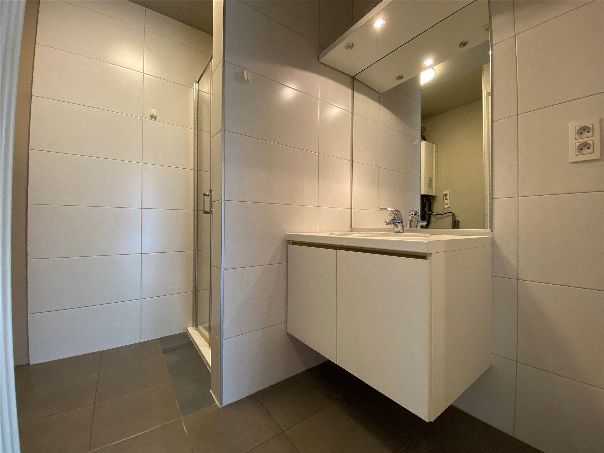 Zeer mooi gelegen instapklaar appartement op de tweede verdieping van de residentie “Square”. foto 21