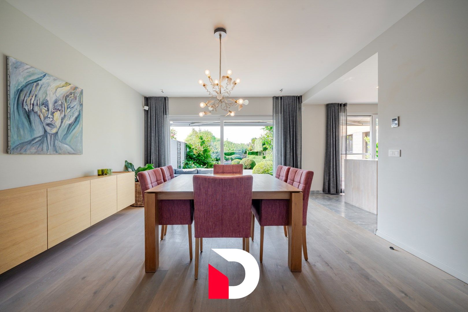 Stijlvol gerenoveerde woning met 5 slaapkamers en zwemvijver op topligging in Brugge foto 9