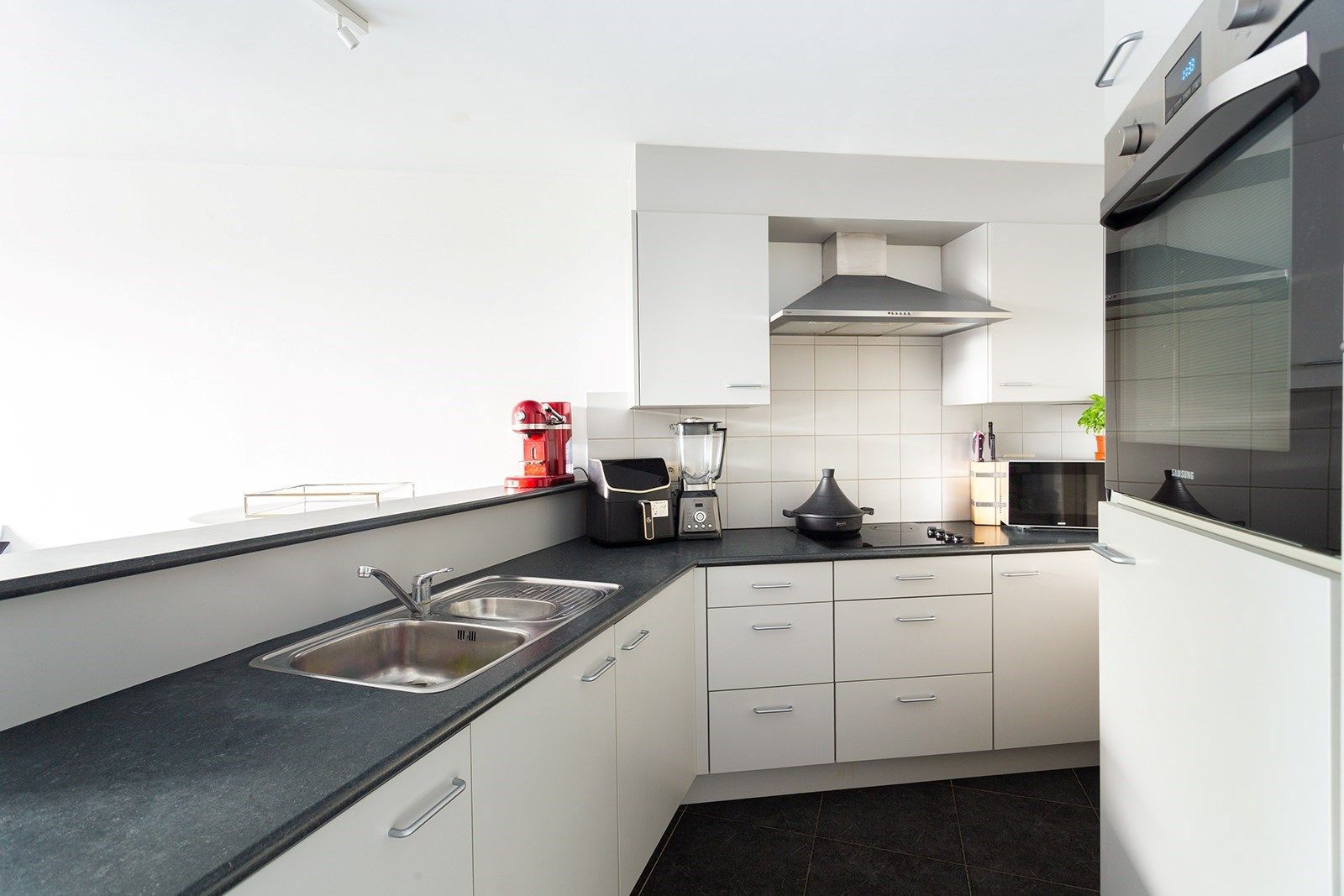 Ruim en Instapklaar appartement met terras  foto 12