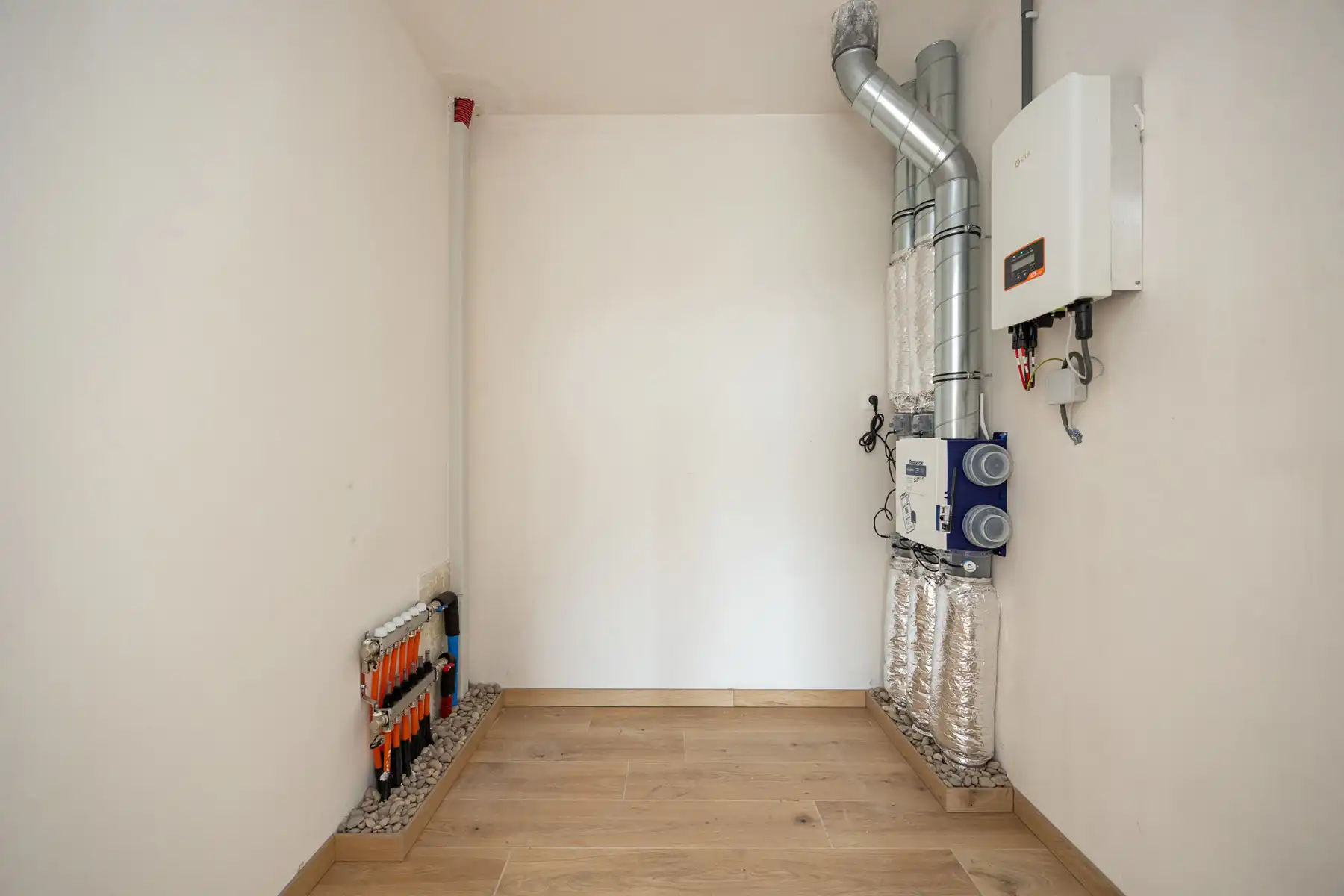 Woning met 3 slaapkamers en fietsenberging/carport op perceel van ca 367m² foto 13