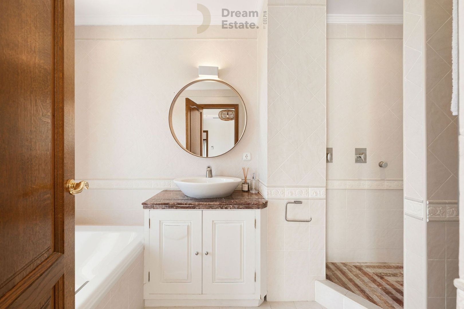 Welcome to Villa El Paraiso, located in the elite El Paraiso Alto urbanisation in Benahavis. foto 27