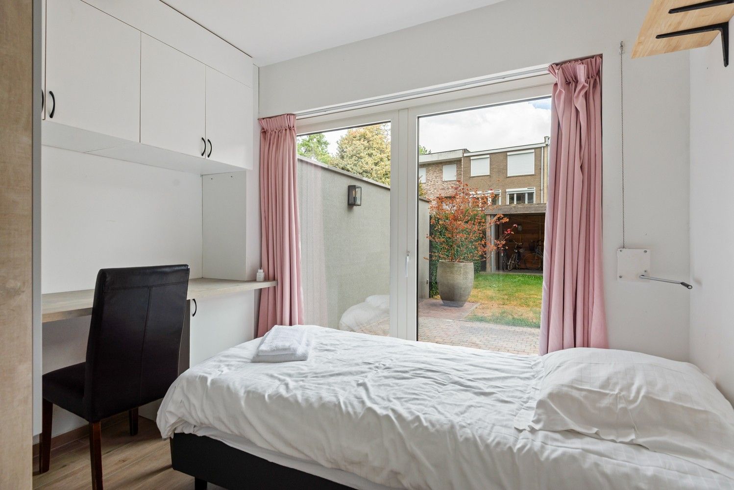 Opbrengsteigendom met 2 appartementen, tuin en garage te koop in Deurne! foto 18