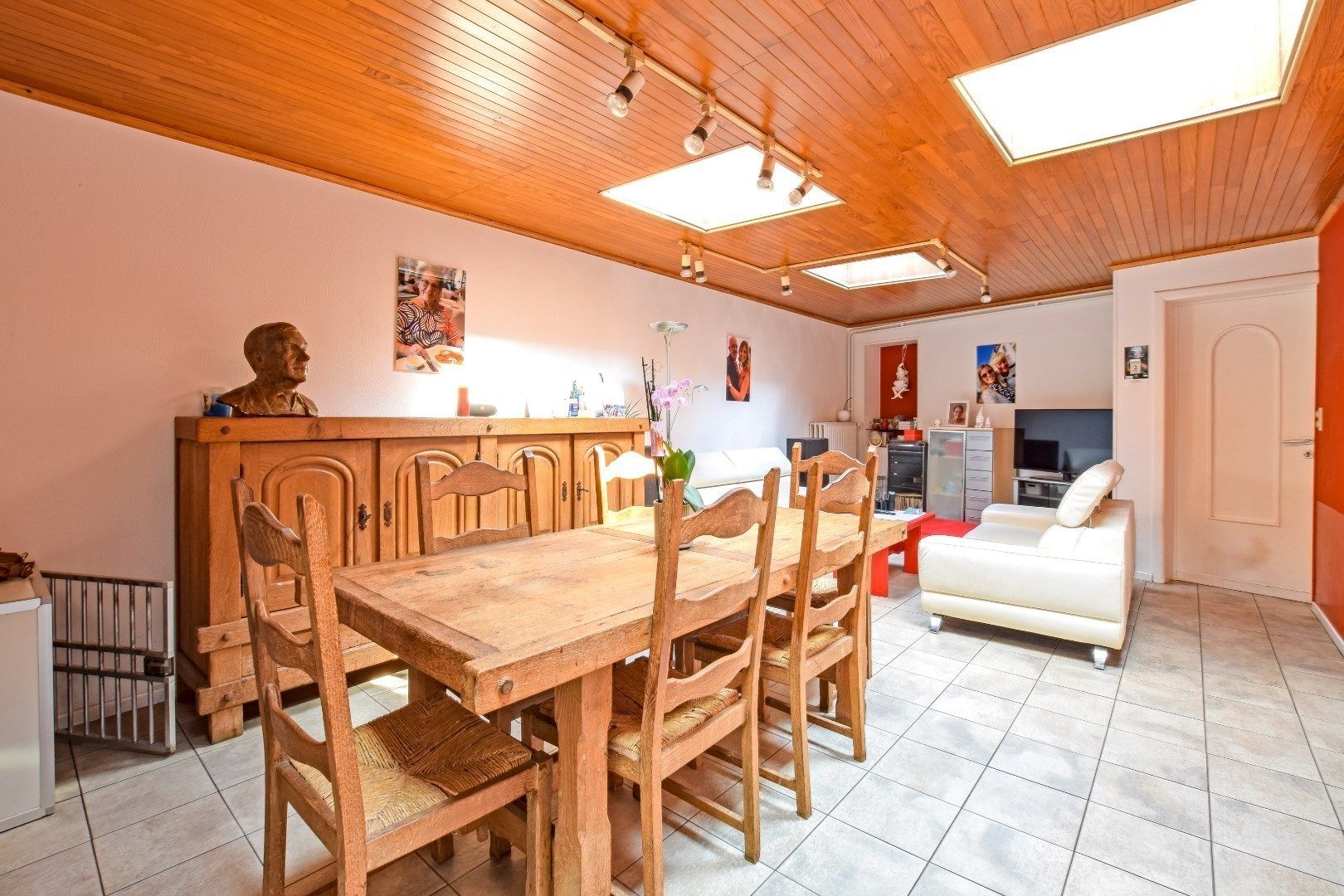 Woning met polyvalente ruimte in centrum Koekelare! foto 4