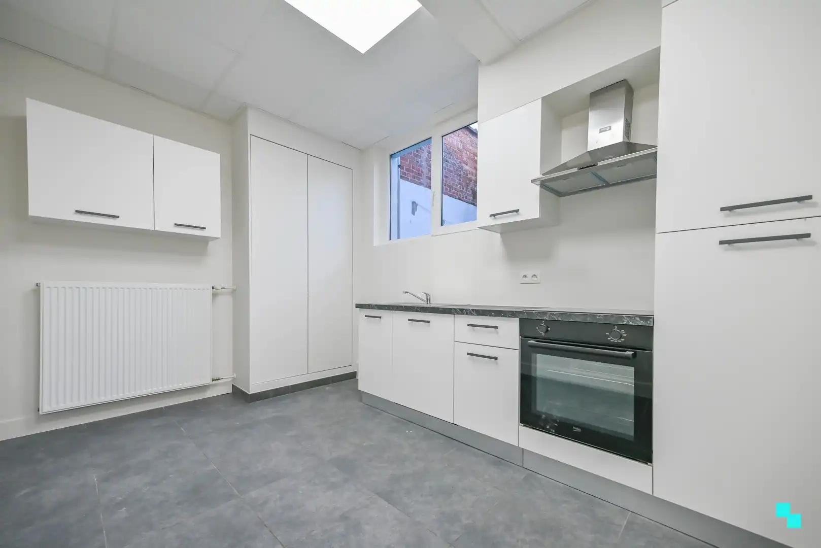 Gerenoveerde woning nabij centrum Izegem foto 10